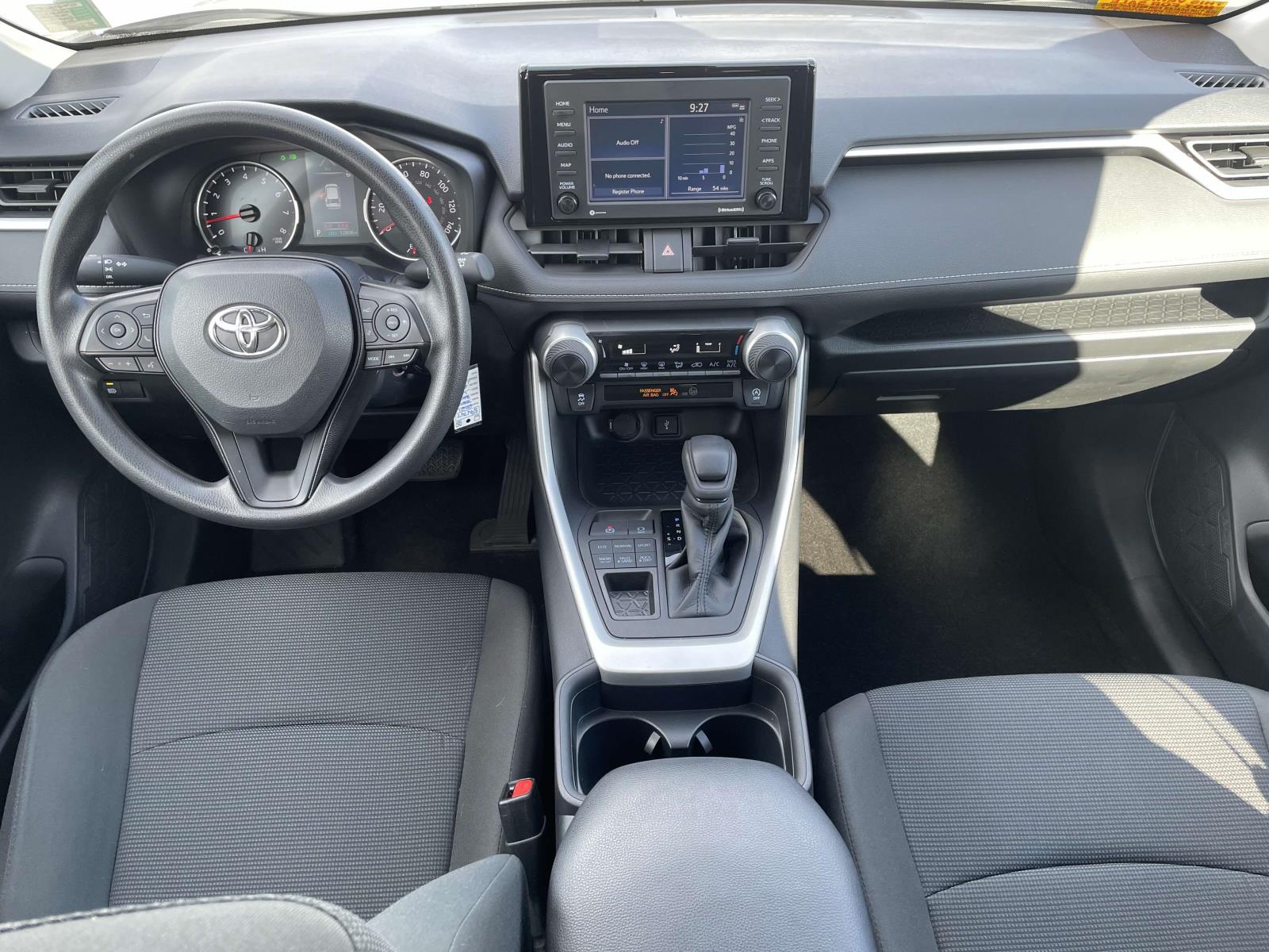 2021 Toyota RAV4 LE 23