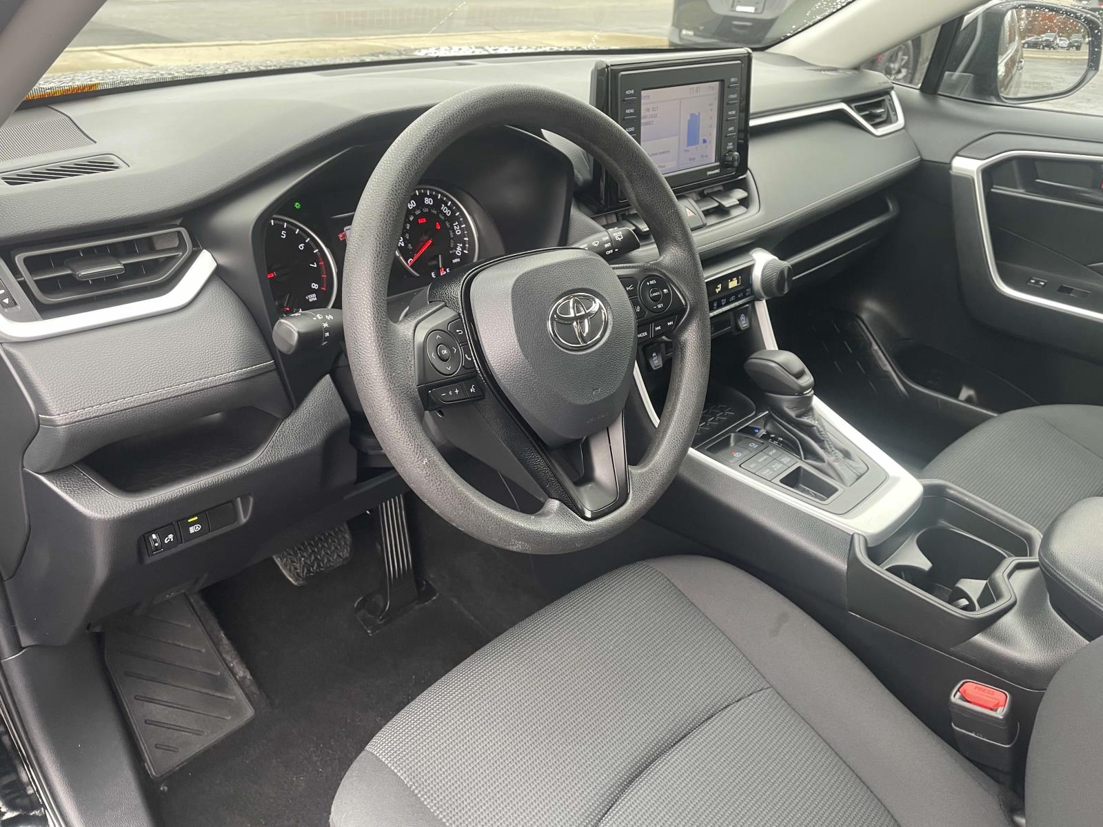 2021 Toyota RAV4 LE 6