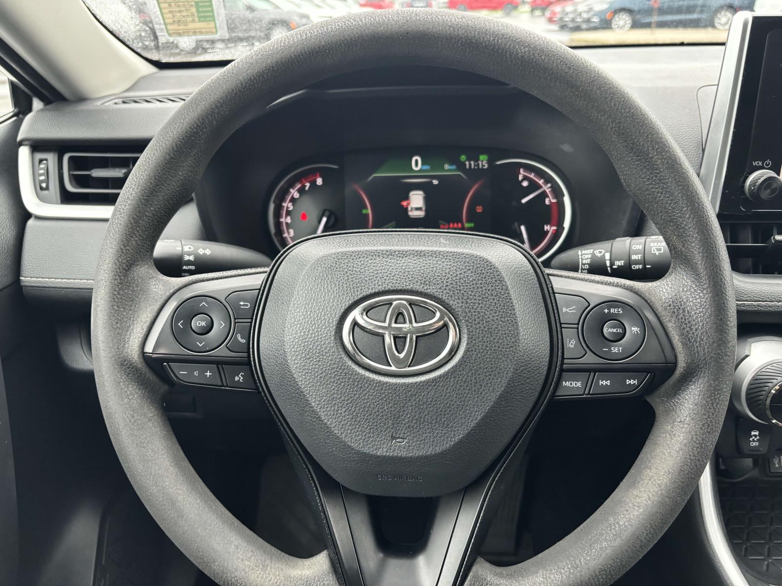 2023 Toyota RAV4 XLE 22