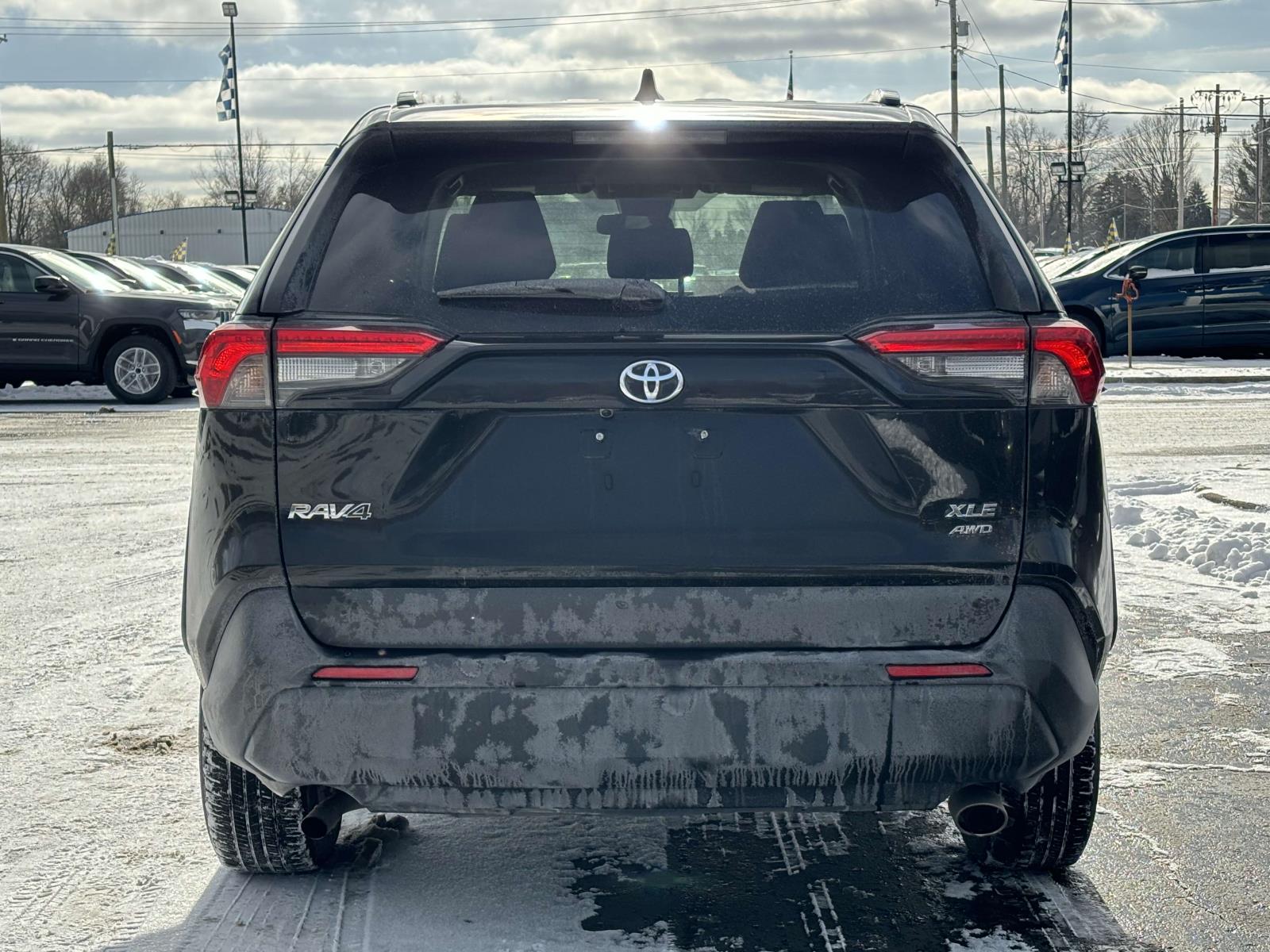 2022 Toyota RAV4 XLE 27