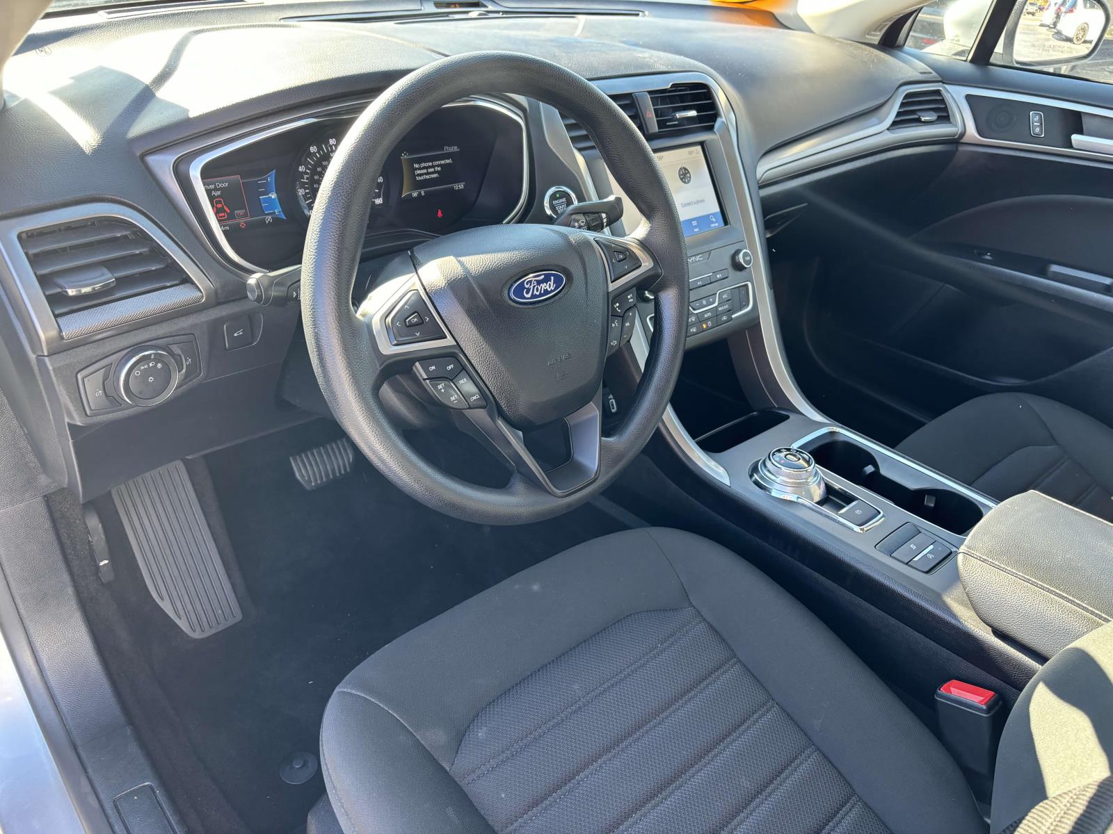 2020 Ford Fusion SE 6