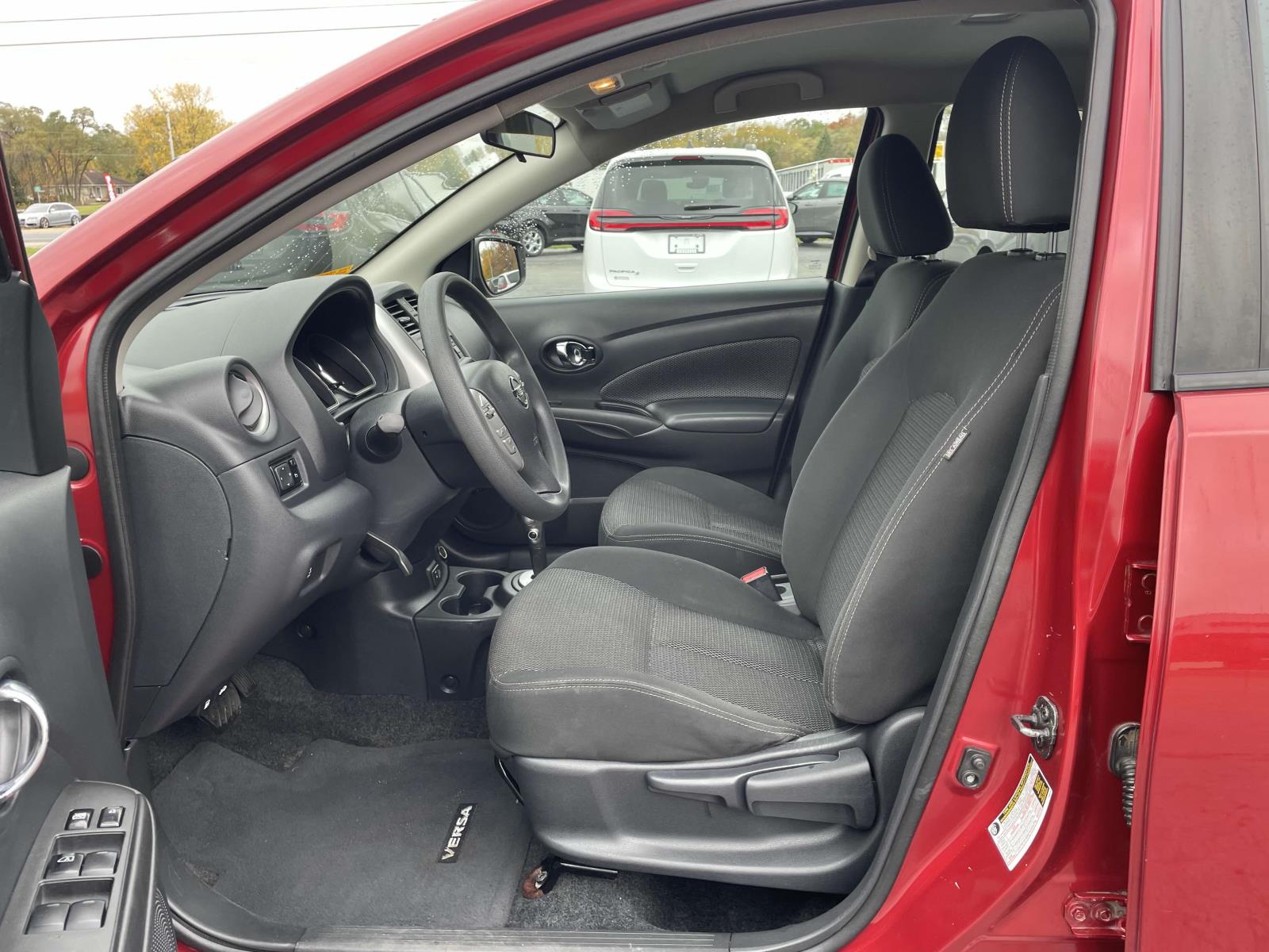 2018 Nissan Versa Sedan SV 3