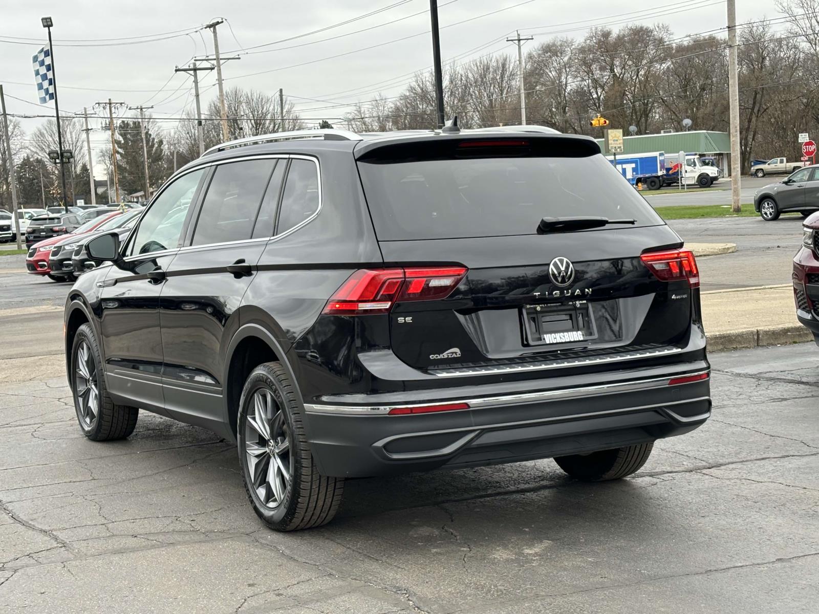 2022 Volkswagen Tiguan SE 2