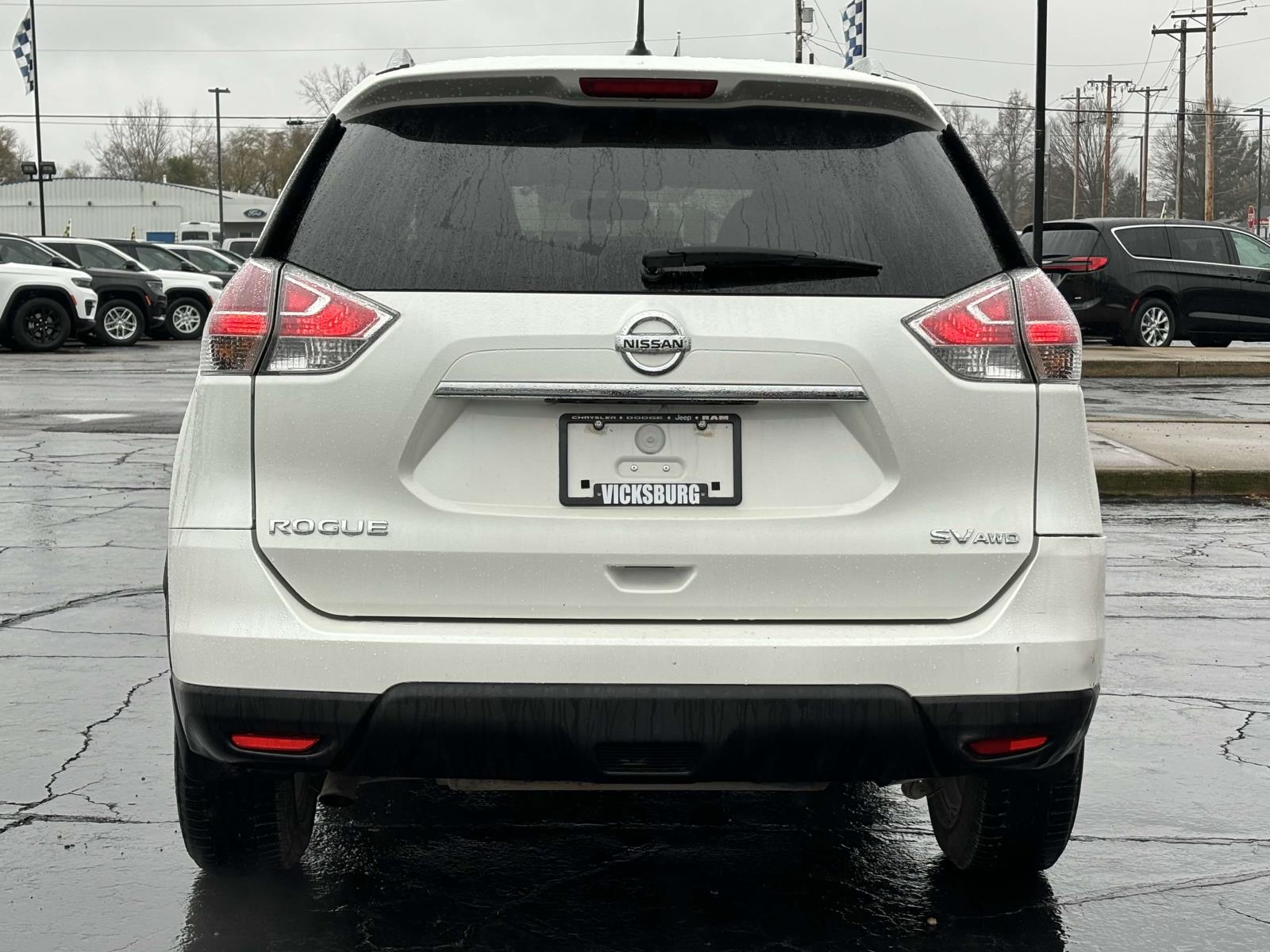 2016 Nissan Rogue SV 29