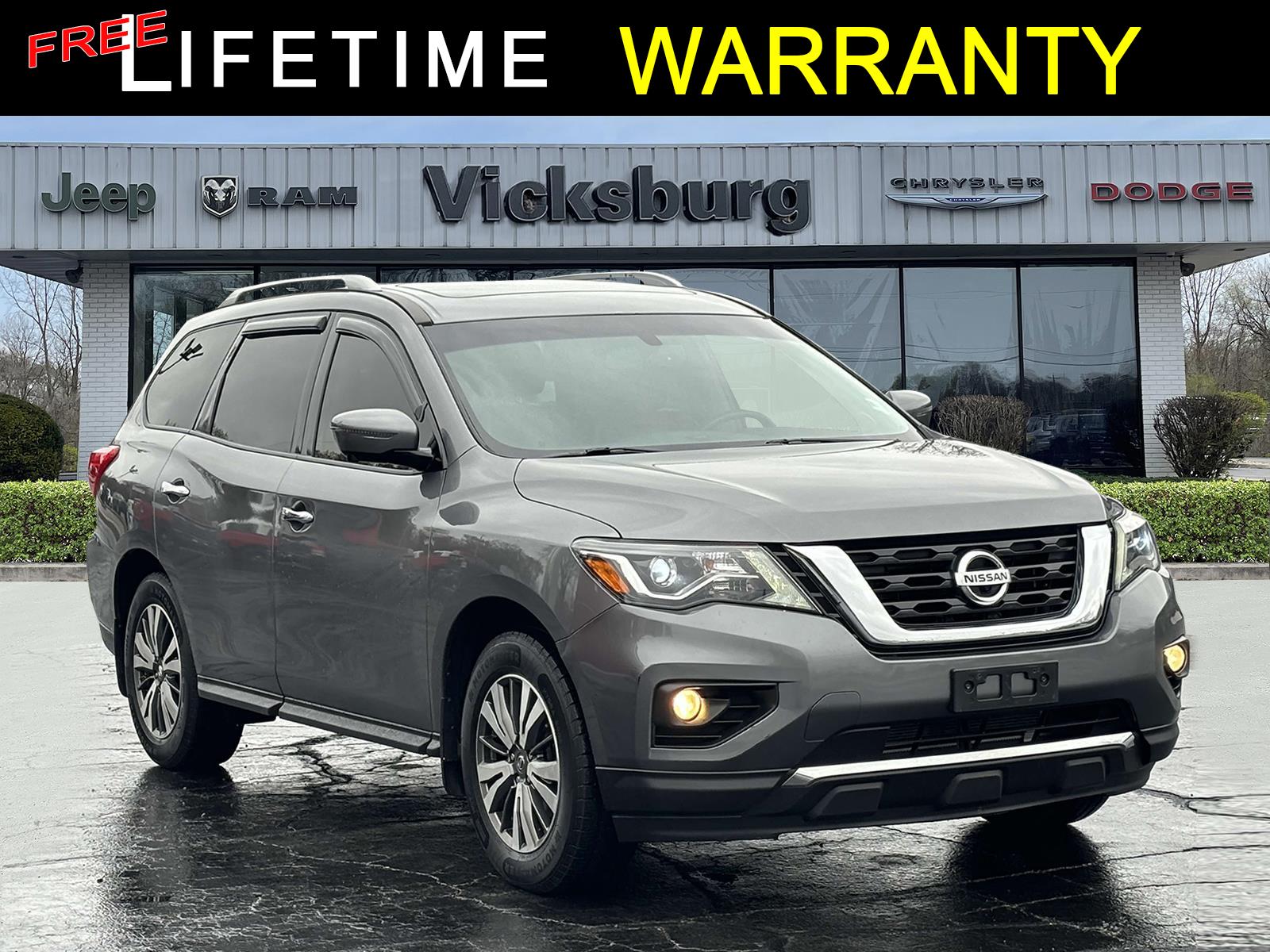 2017 Nissan Pathfinder SL 1