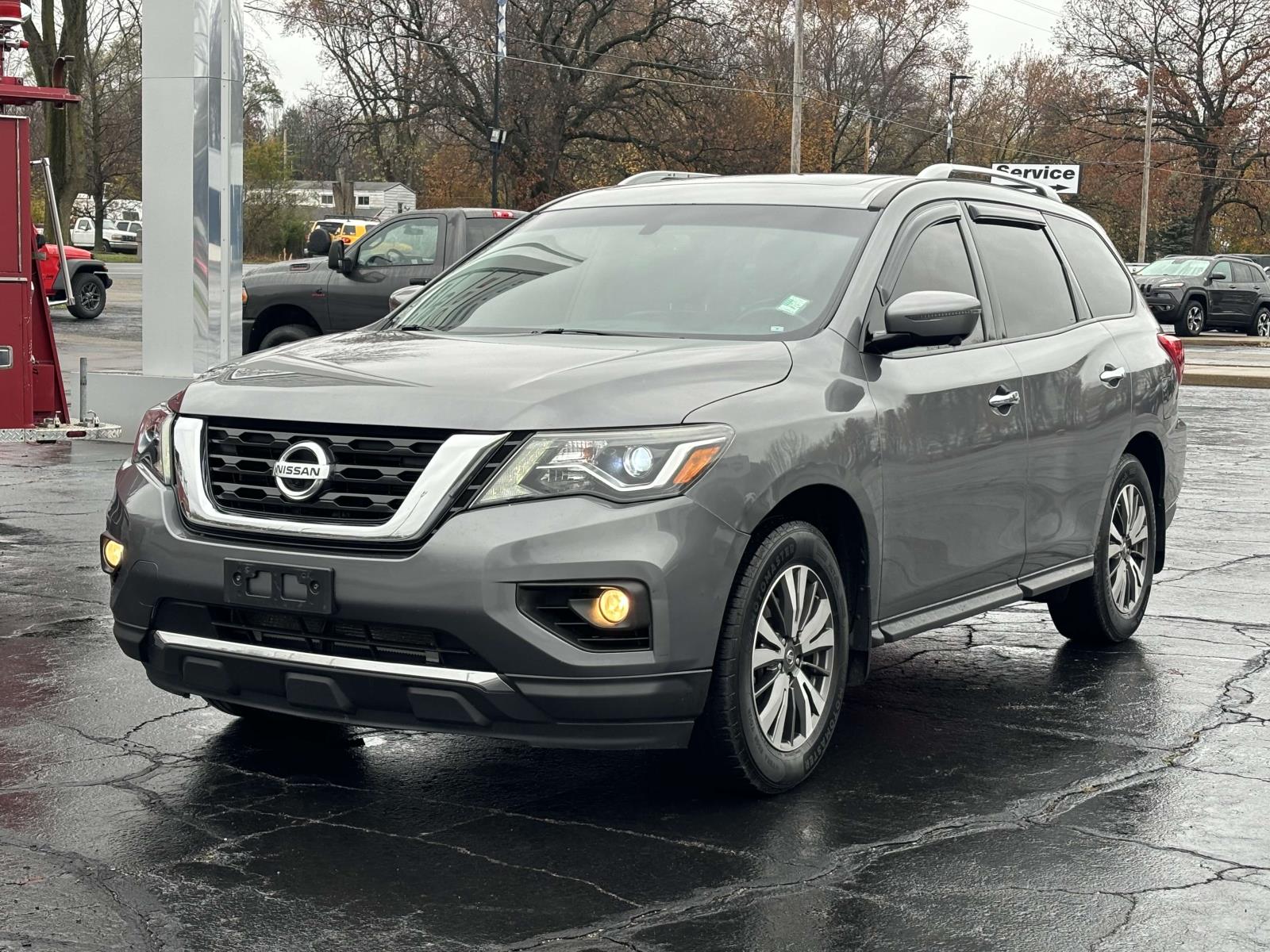 2017 Nissan Pathfinder SL 31