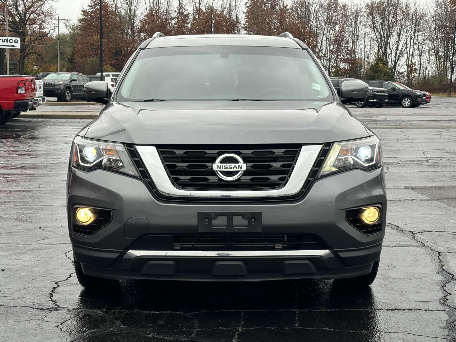 2017 Nissan Pathfinder SL 32