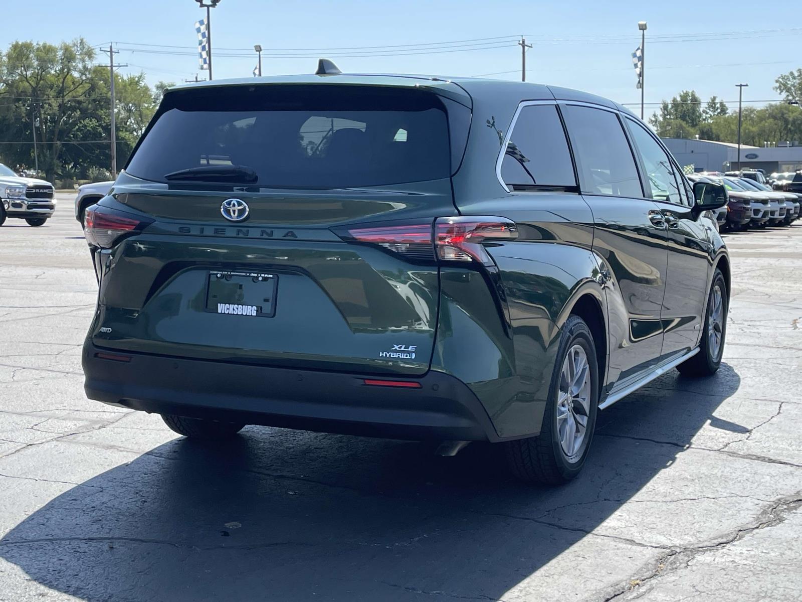 2021 Toyota Sienna XLE 36