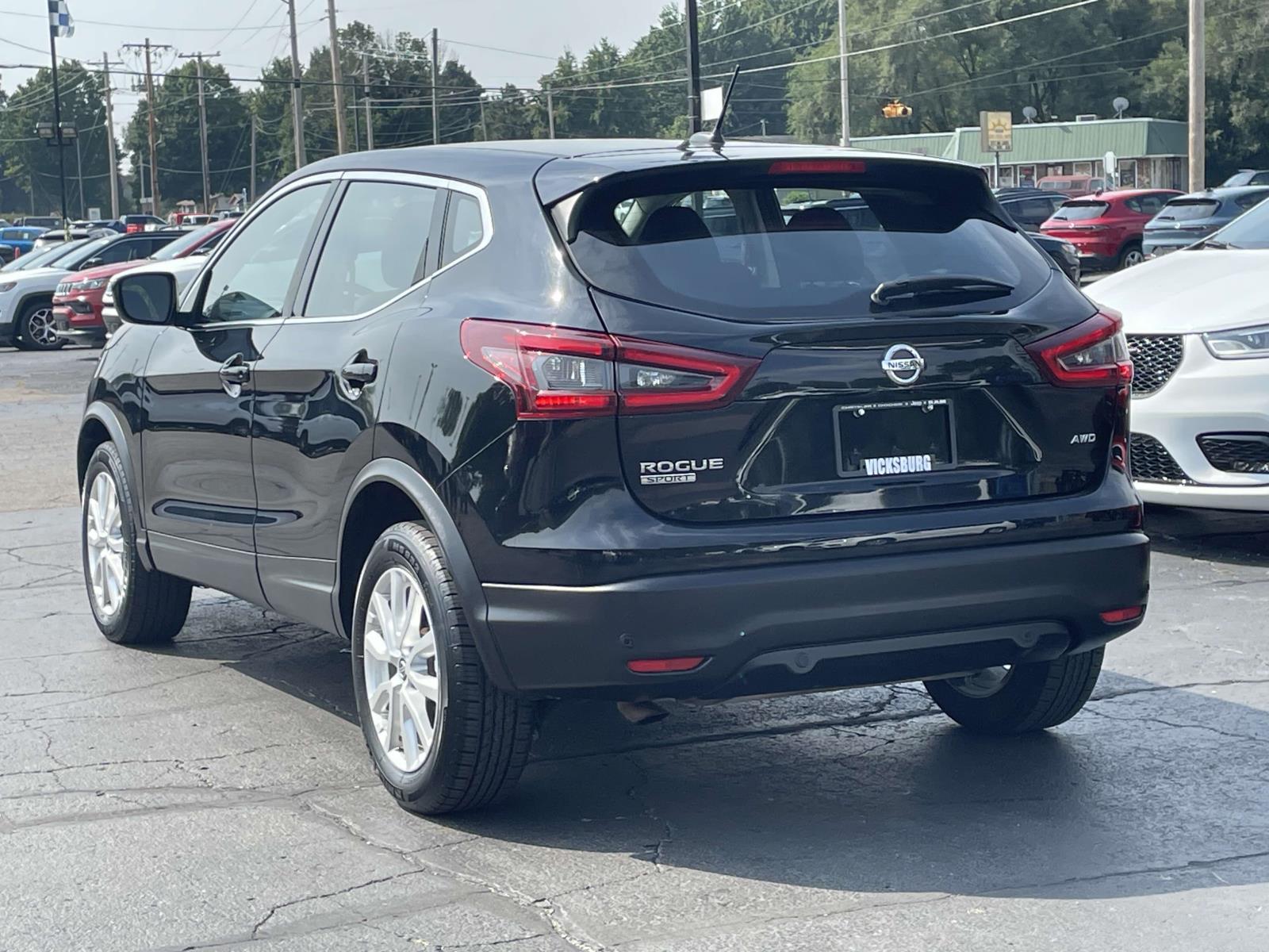 2022 Nissan Rogue Sport S 2