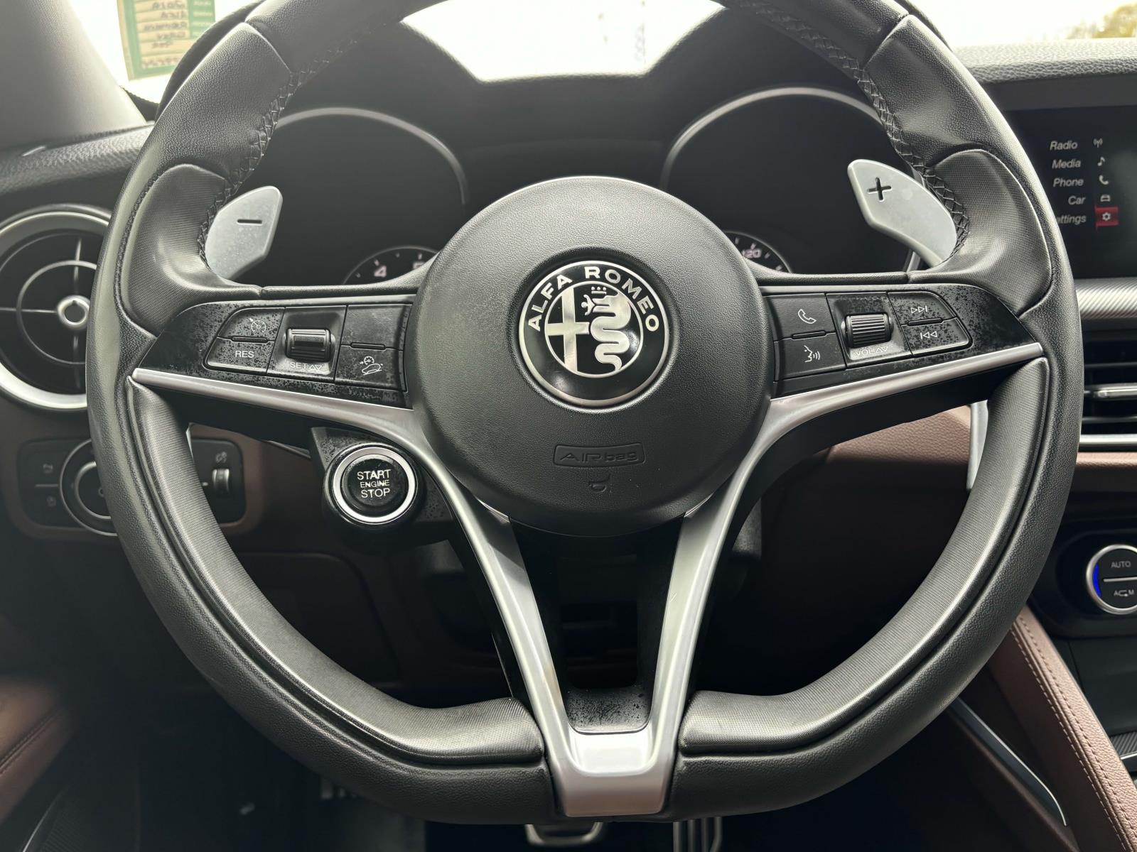 2018 Alfa Romeo Stelvio Sport 23