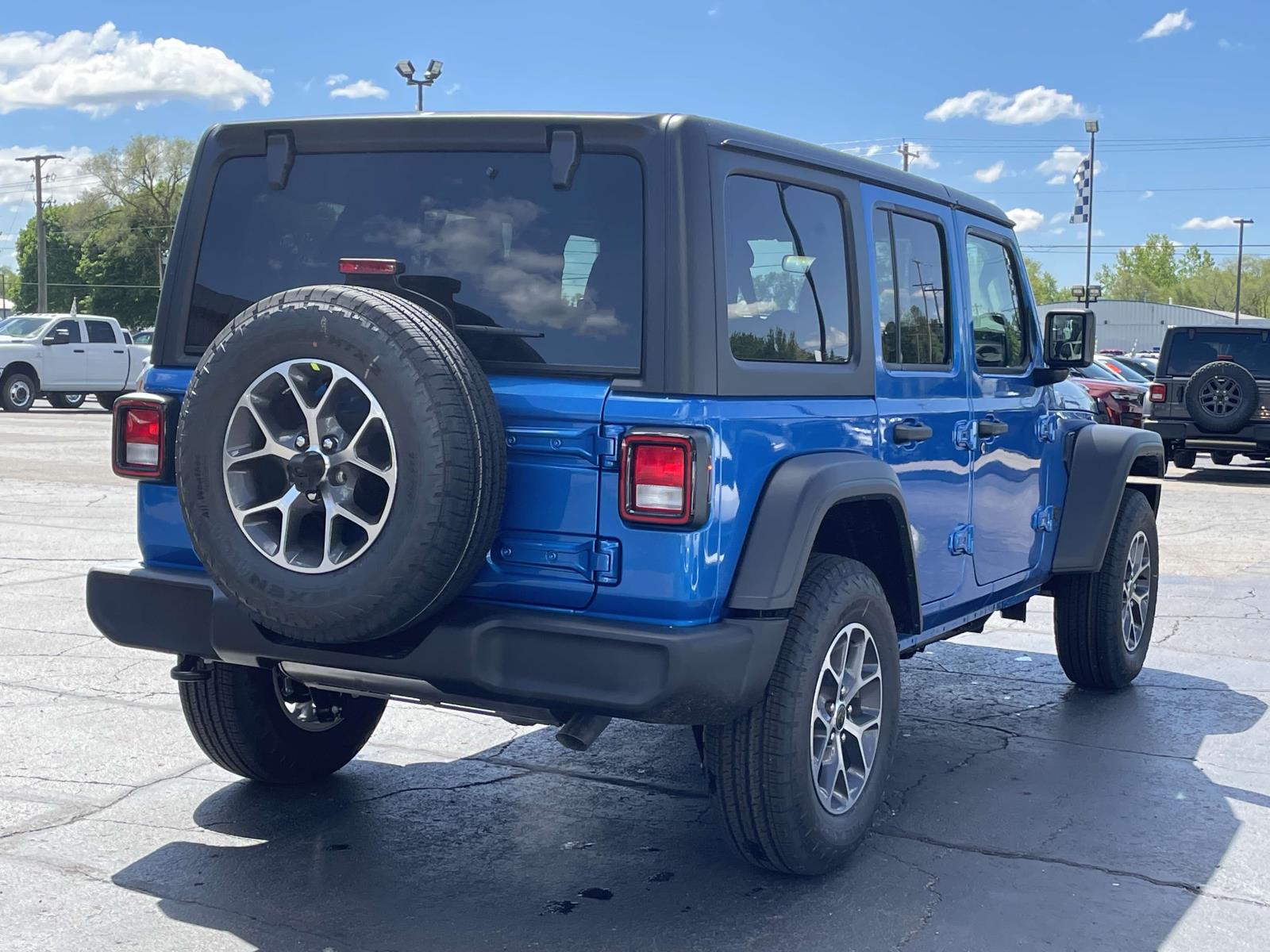 2024 Jeep Wrangler Sport S 25