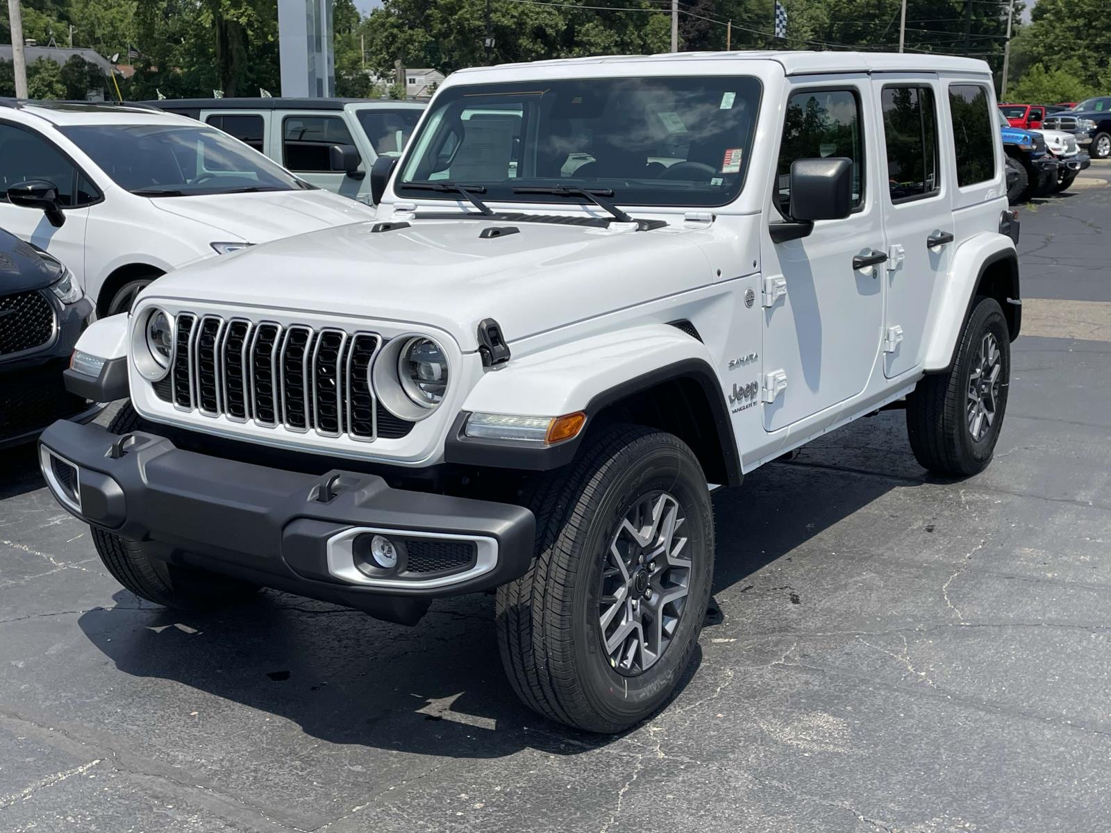 2024 Jeep Wrangler Sahara 18