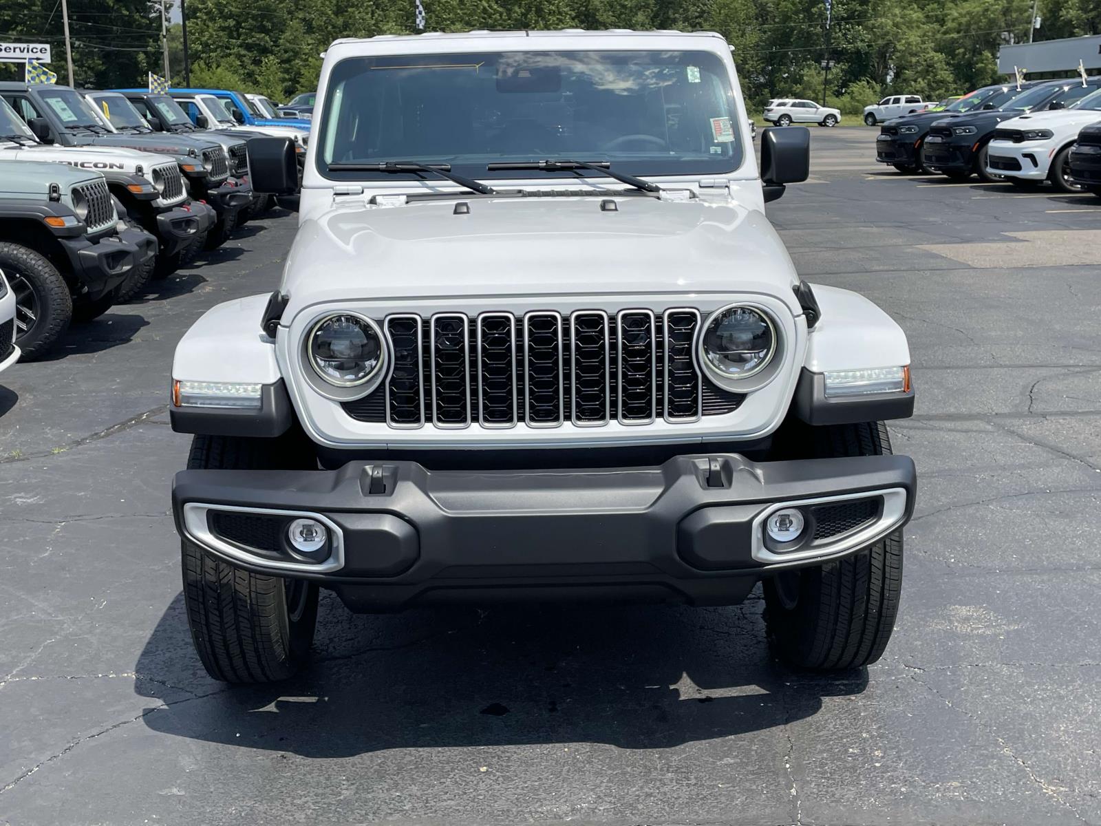 2024 Jeep Wrangler Sahara 19