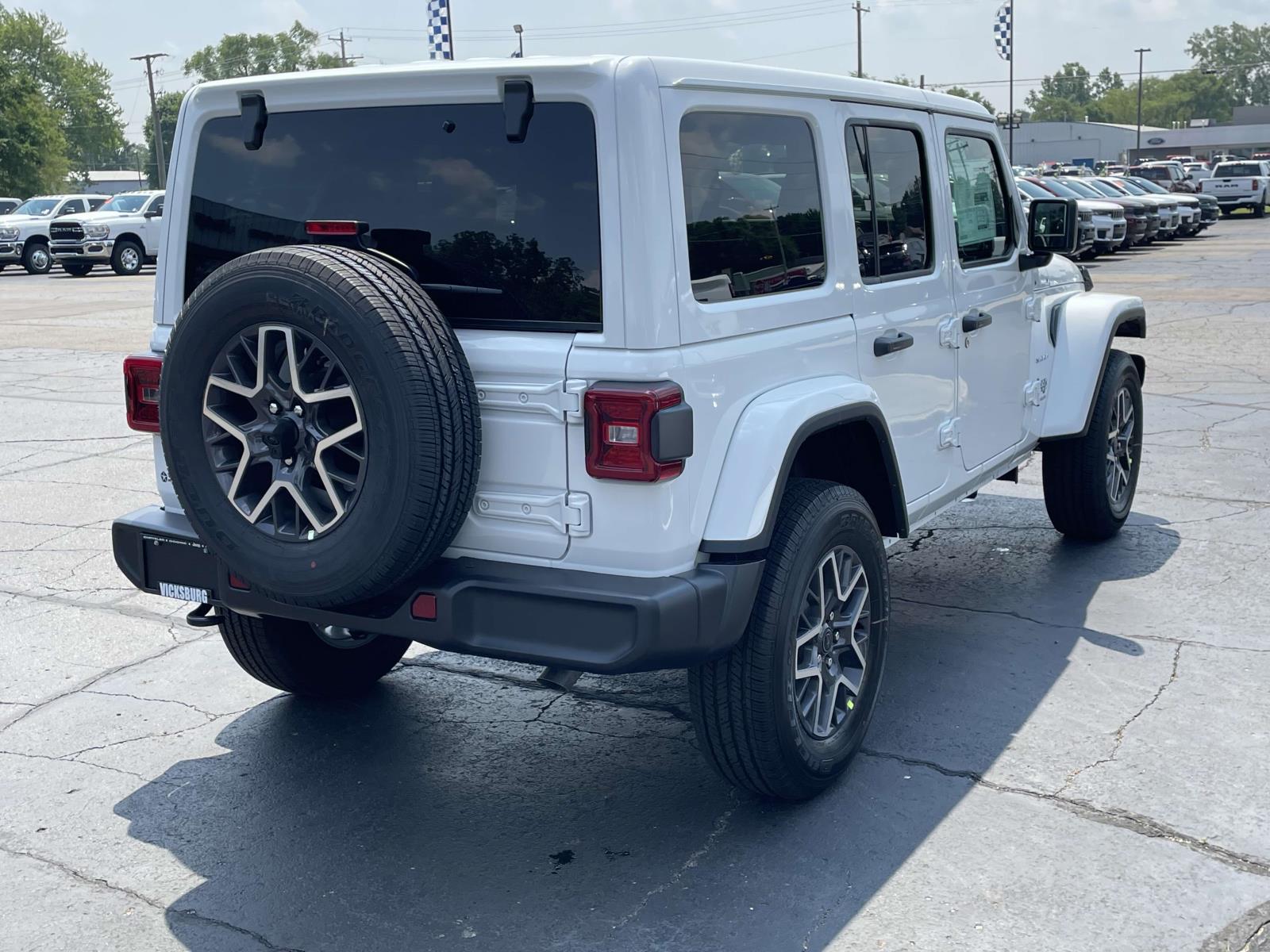 2024 Jeep Wrangler Sahara 21