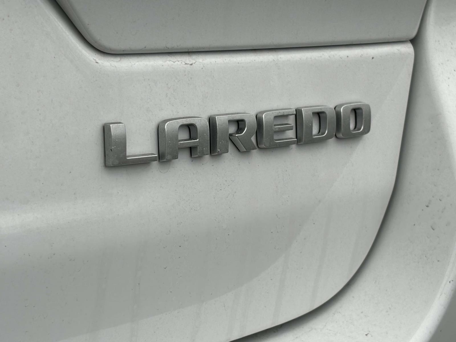 2025 Jeep Grand Cherokee Laredo 32