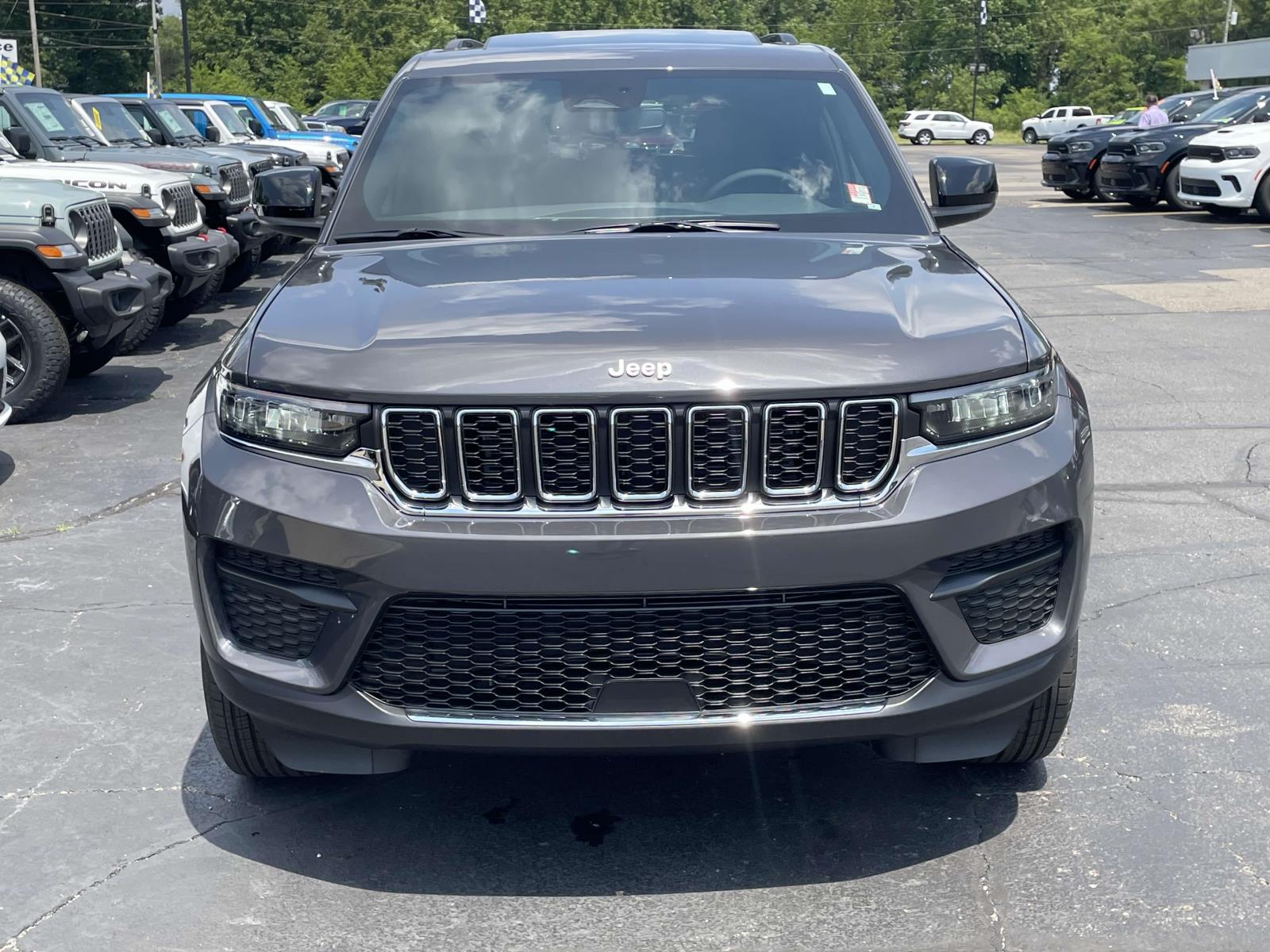 2024 Jeep Grand Cherokee Laredo X 18