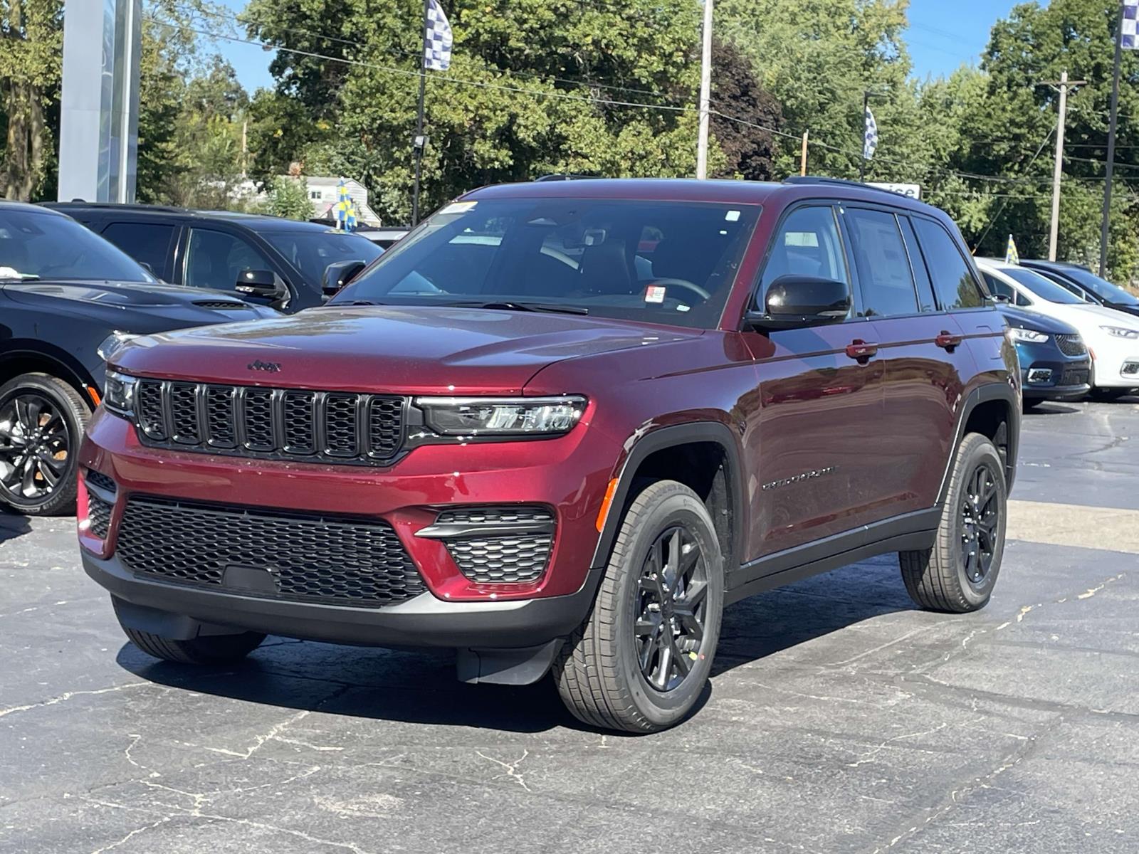 2025 Jeep Grand Cherokee Laredo 25