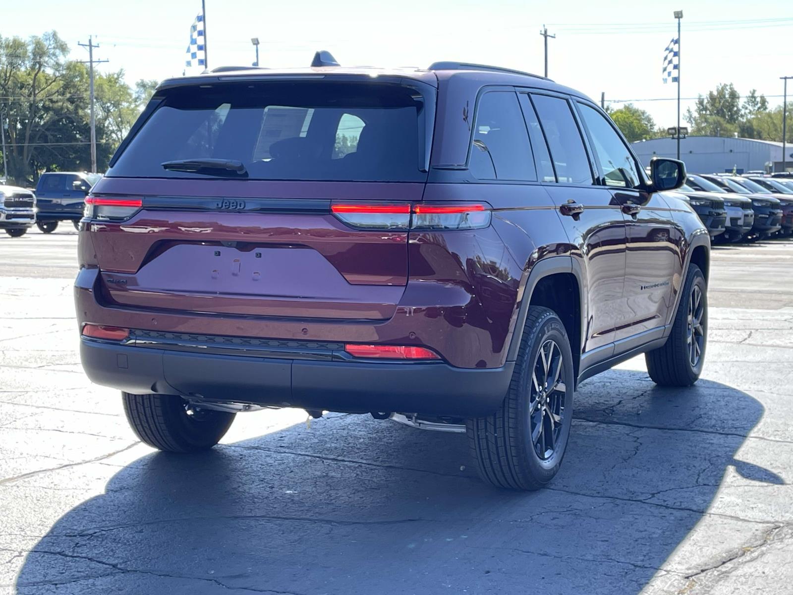 2025 Jeep Grand Cherokee Laredo 28