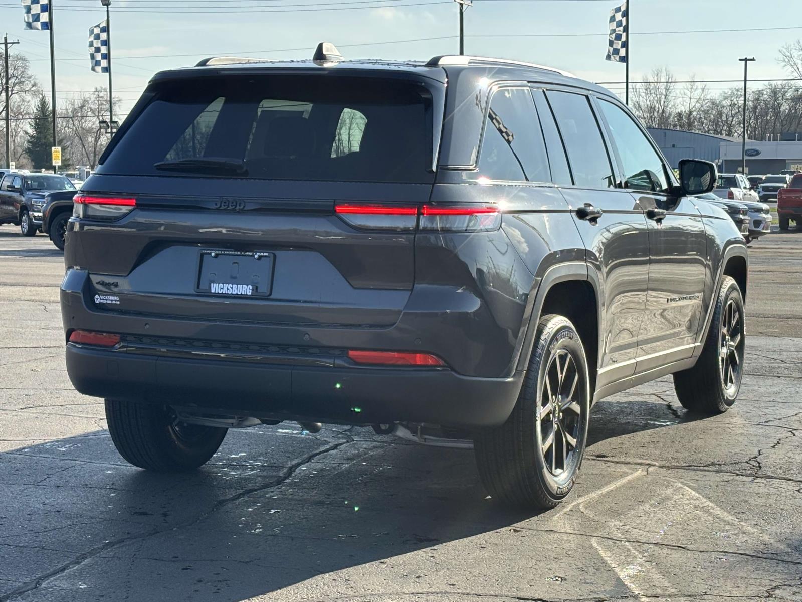 2025 Jeep Grand Cherokee Laredo 28