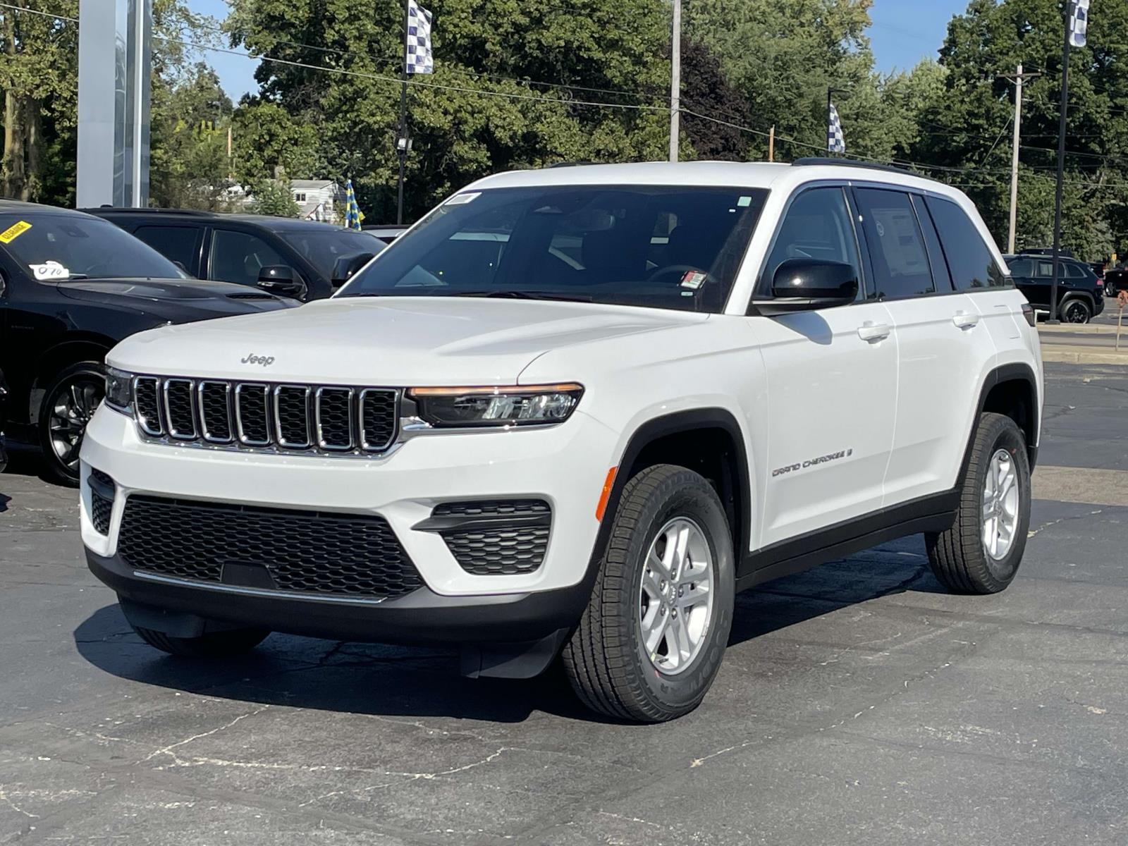 2024 Jeep Grand Cherokee Laredo 22