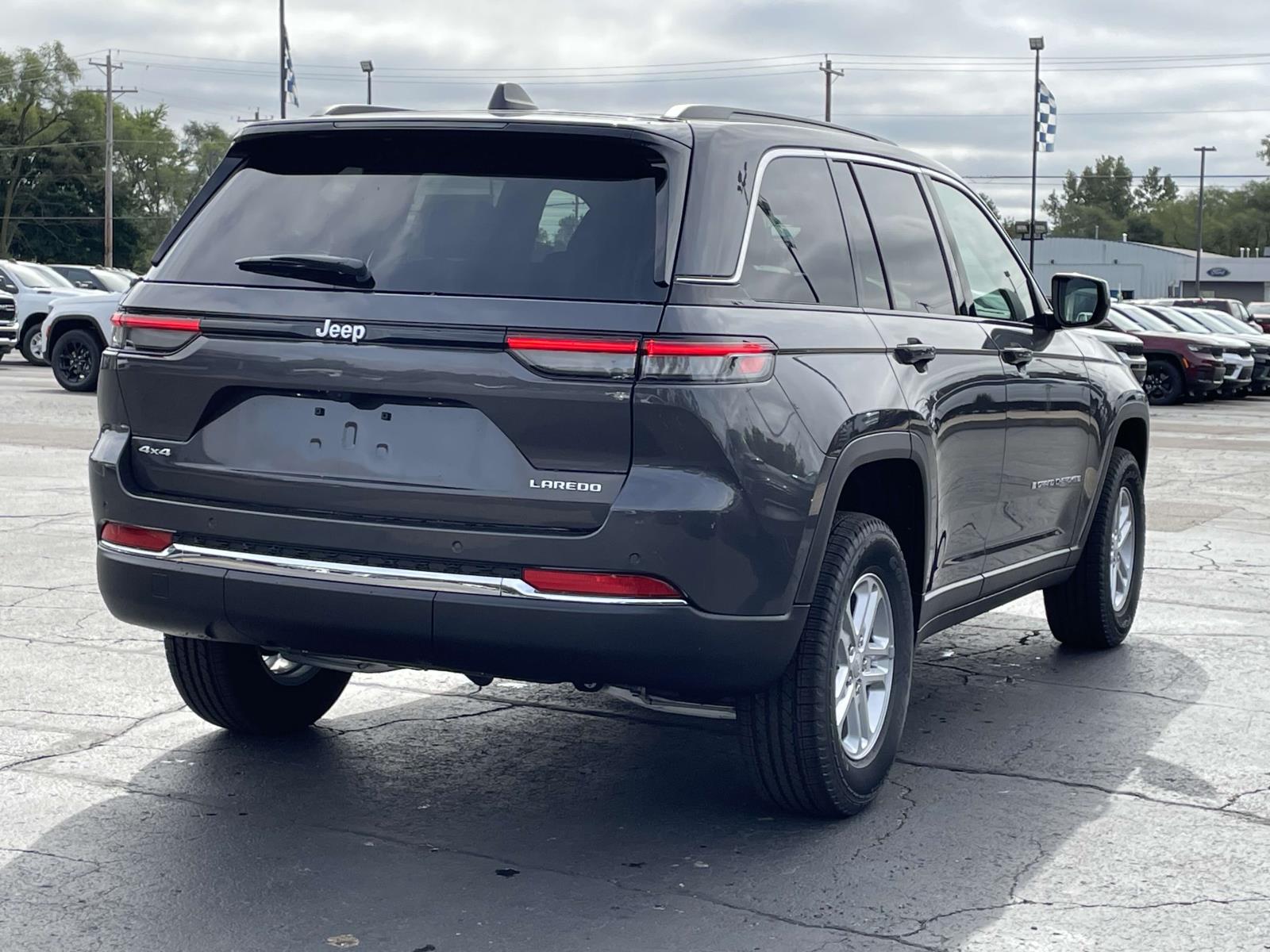 2025 Jeep Grand Cherokee Laredo 26