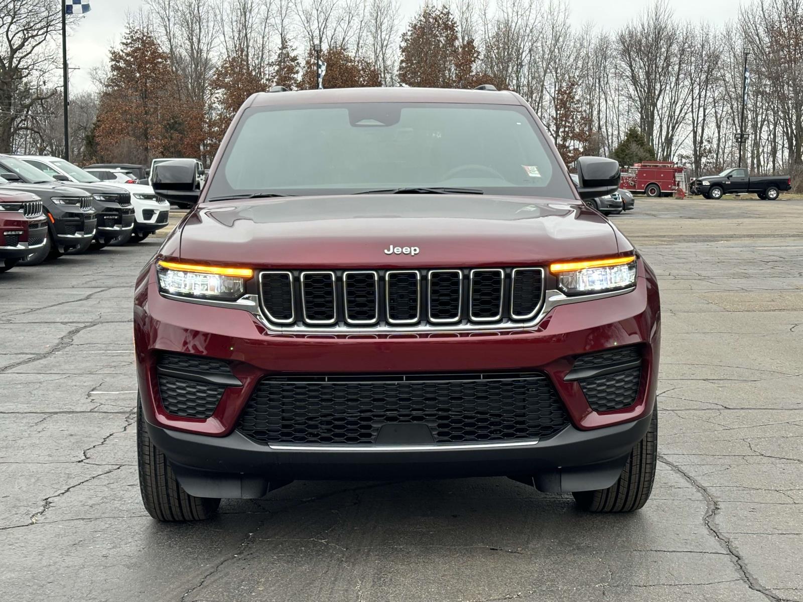 2025 Jeep Grand Cherokee Laredo 25