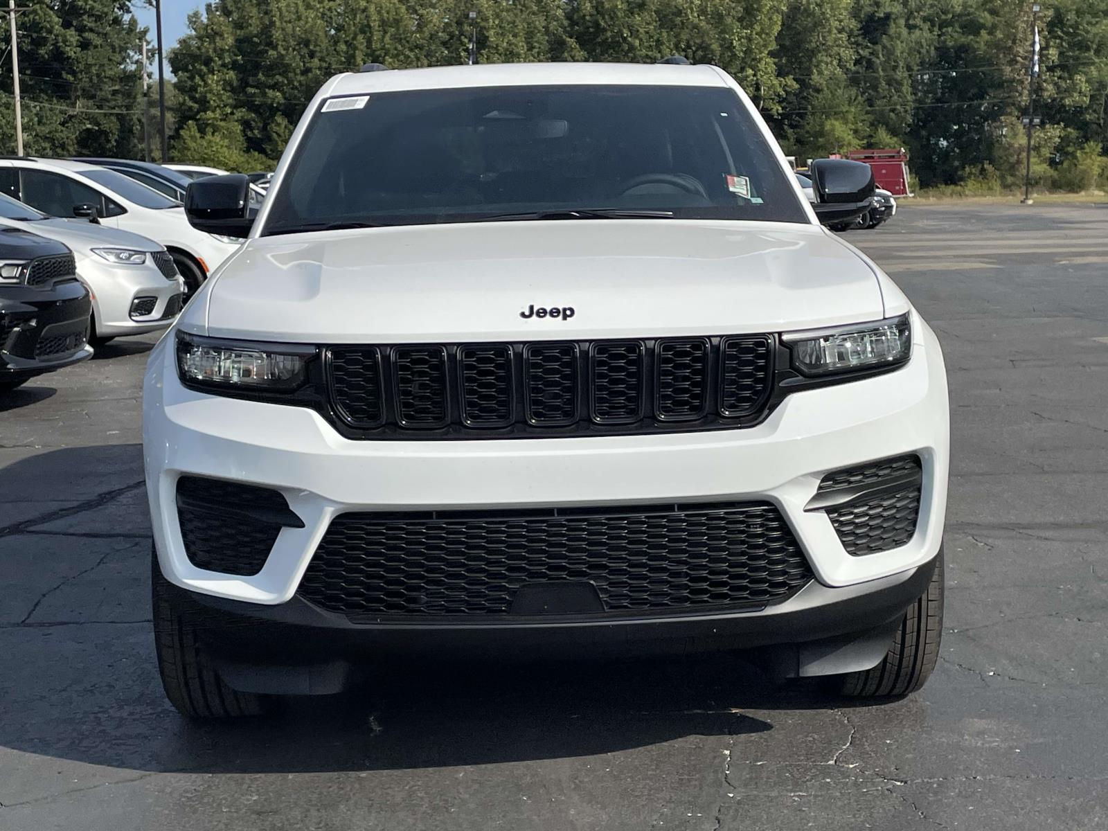 2024 Jeep Grand Cherokee Laredo 26