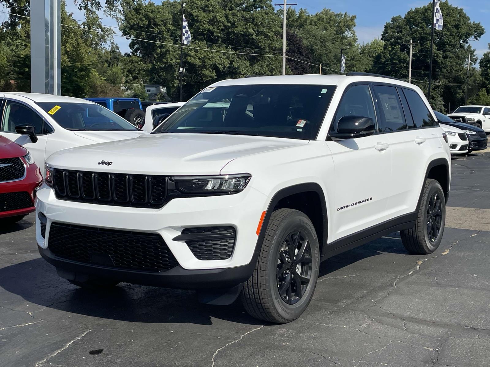 2024 Jeep Grand Cherokee Laredo 24