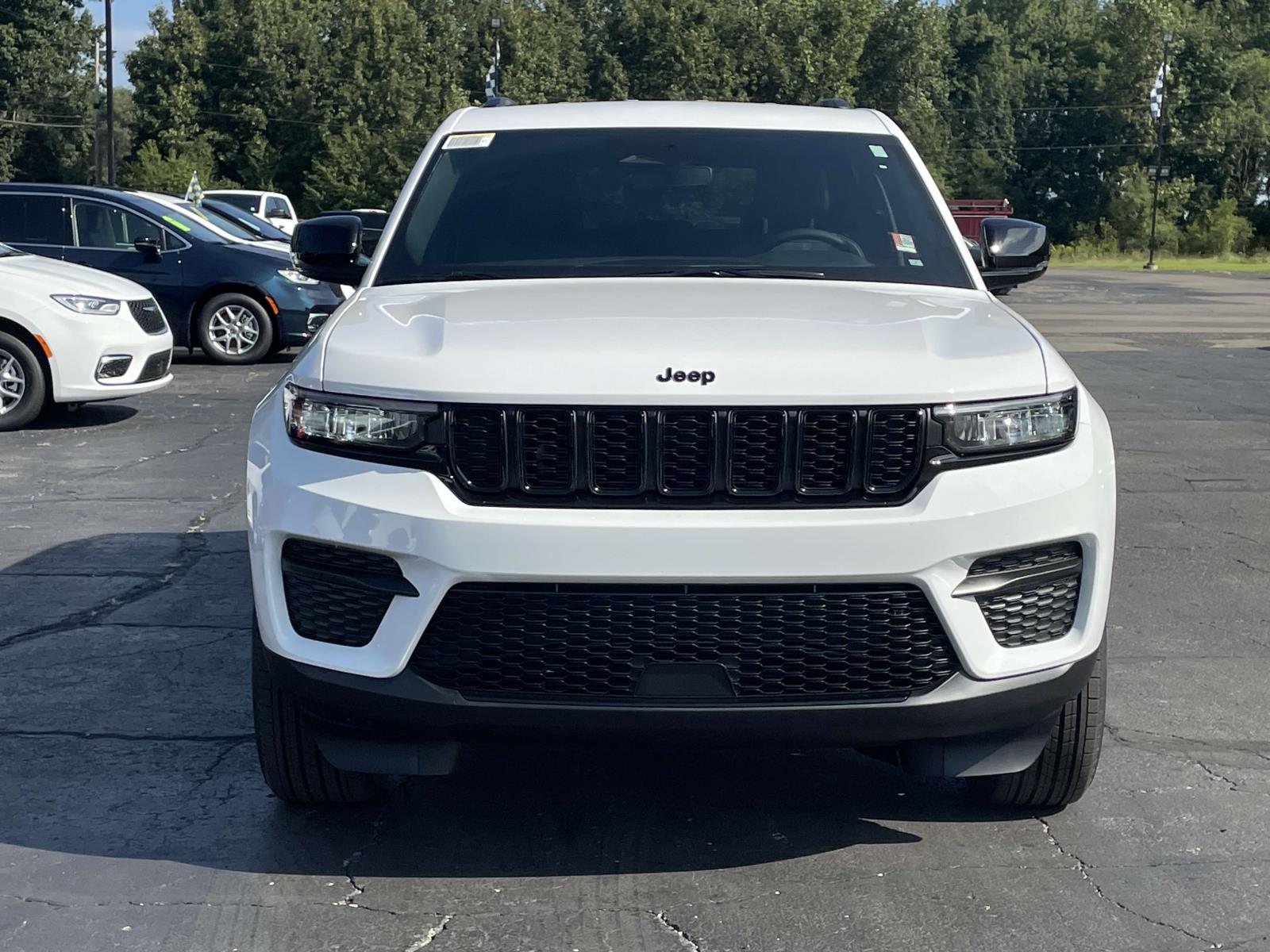 2024 Jeep Grand Cherokee Laredo 25