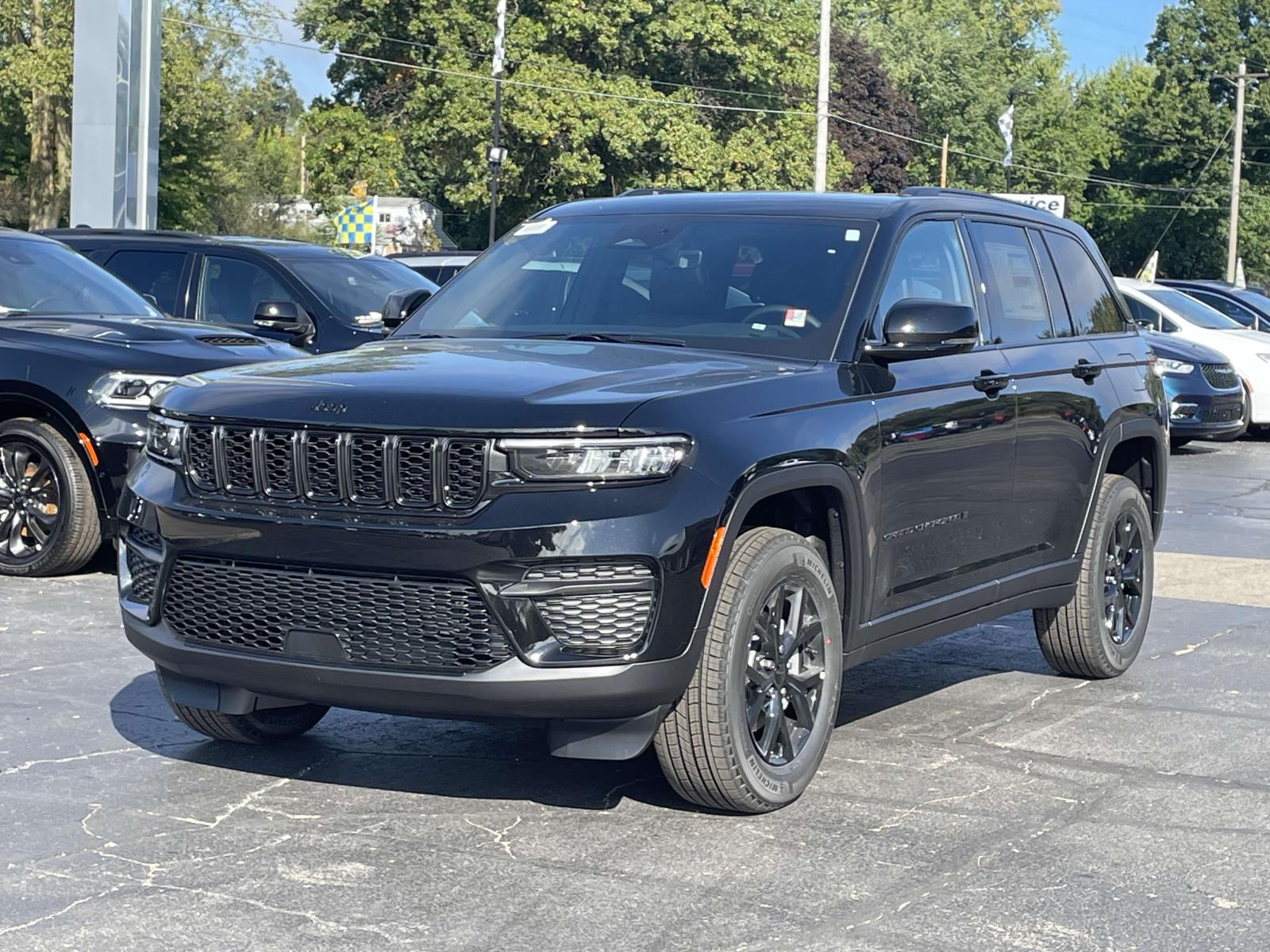 2025 Jeep Grand Cherokee Laredo 25