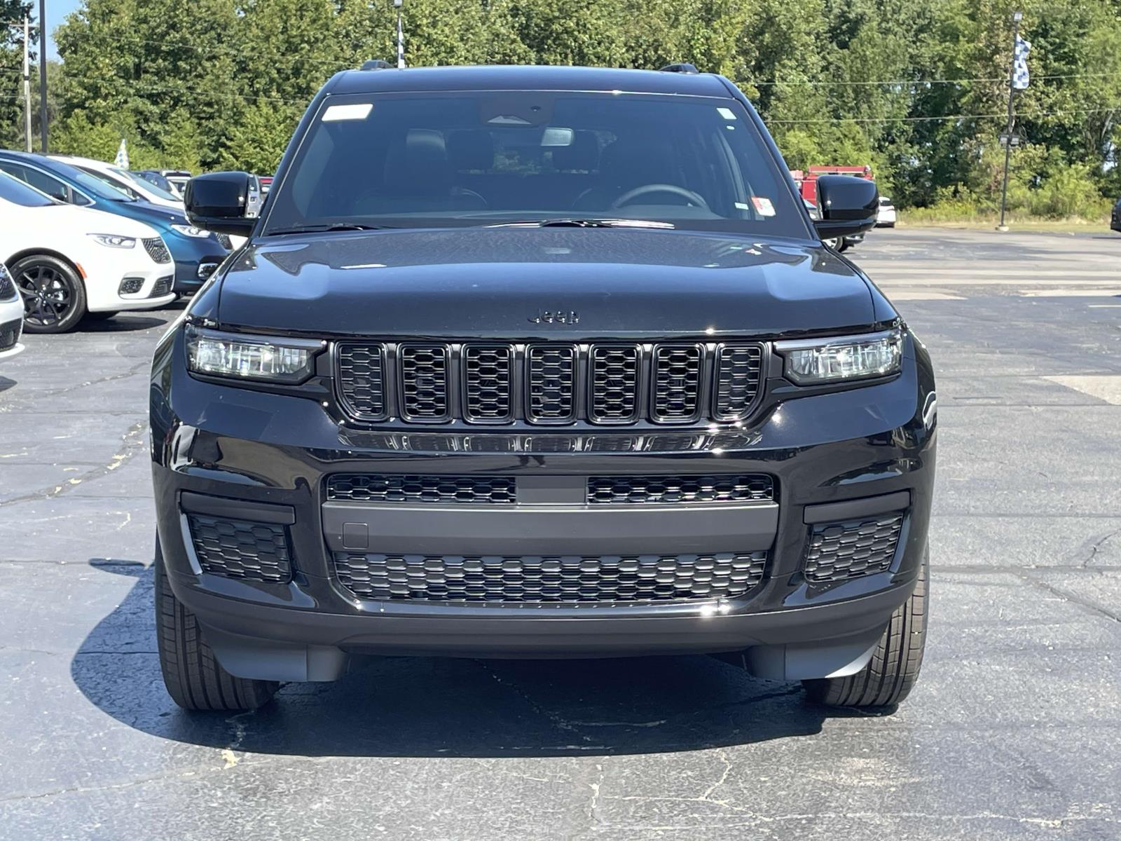 2024 Jeep Grand Cherokee L Laredo 28