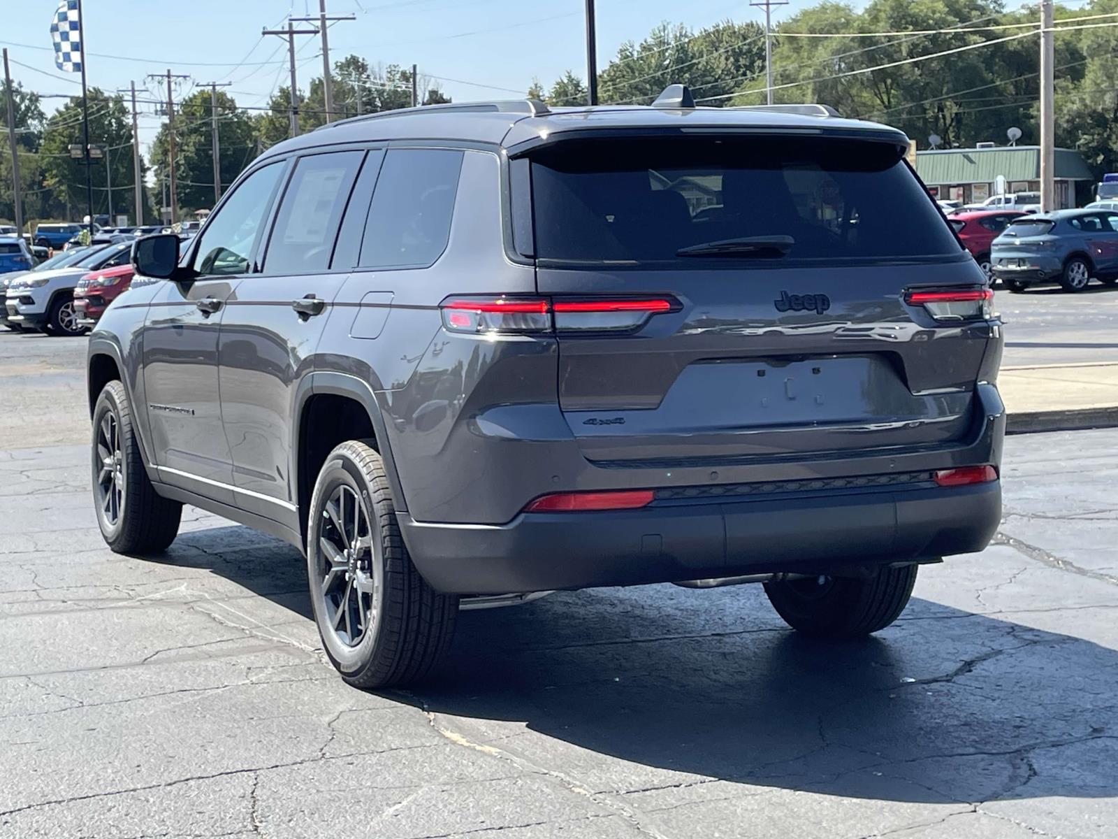 2024 Jeep Grand Cherokee L Laredo 2