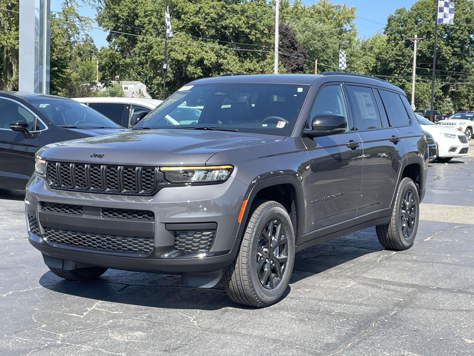 2024 Jeep Grand Cherokee L Laredo 26