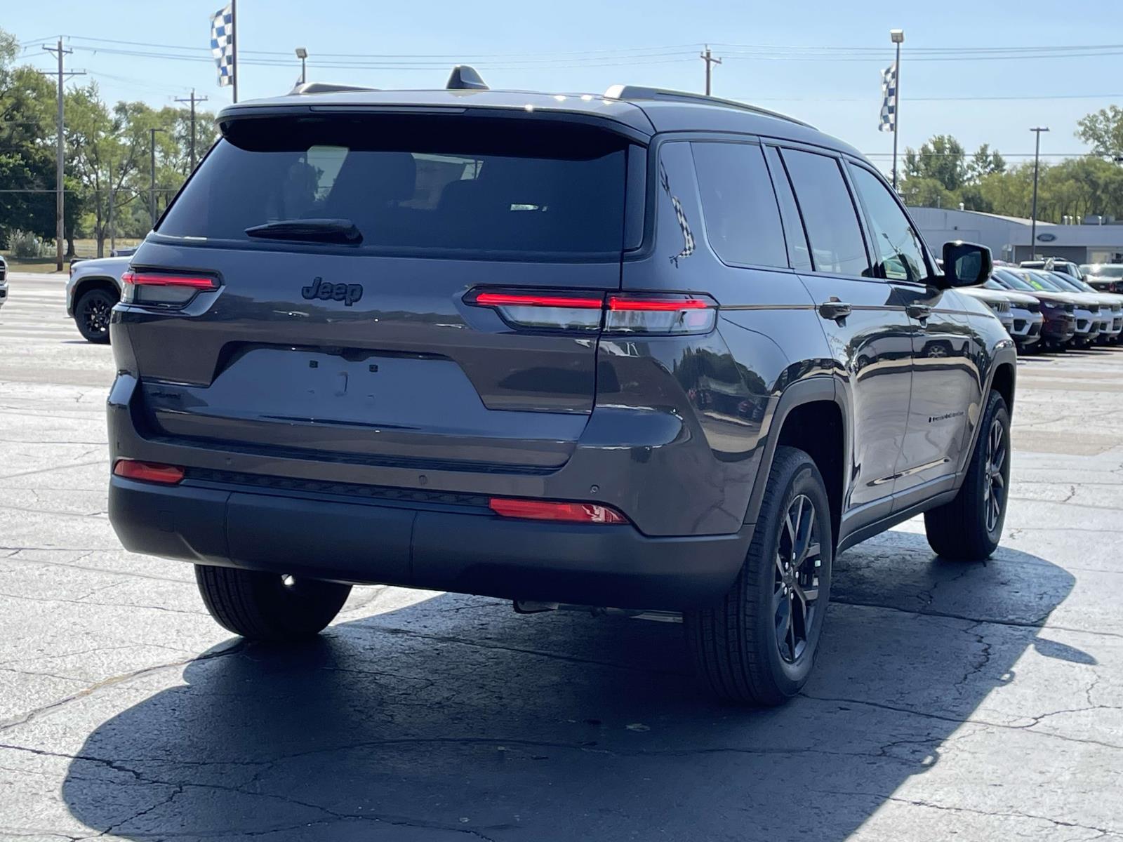 2024 Jeep Grand Cherokee L Laredo 29