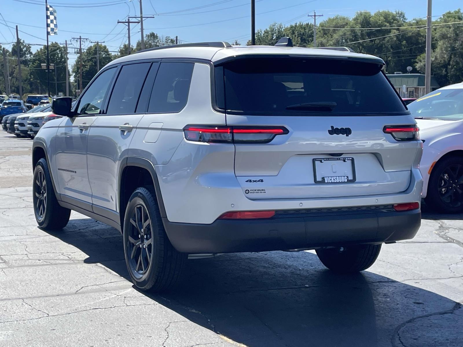 2024 Jeep Grand Cherokee L Laredo 2