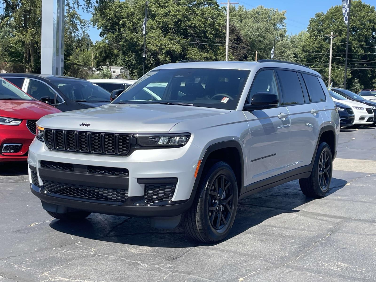 2024 Jeep Grand Cherokee L Laredo 24