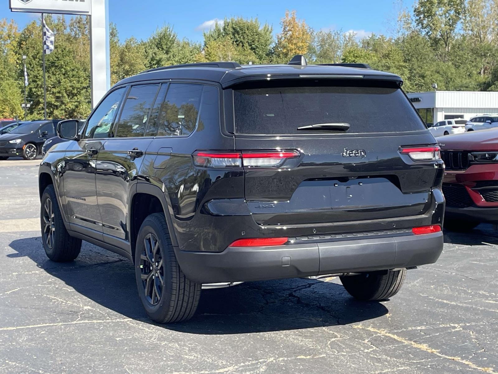 2025 Jeep Grand Cherokee L Laredo 2