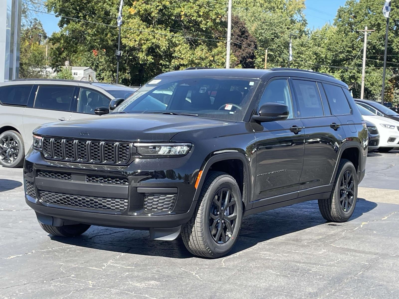 2025 Jeep Grand Cherokee L Laredo 25