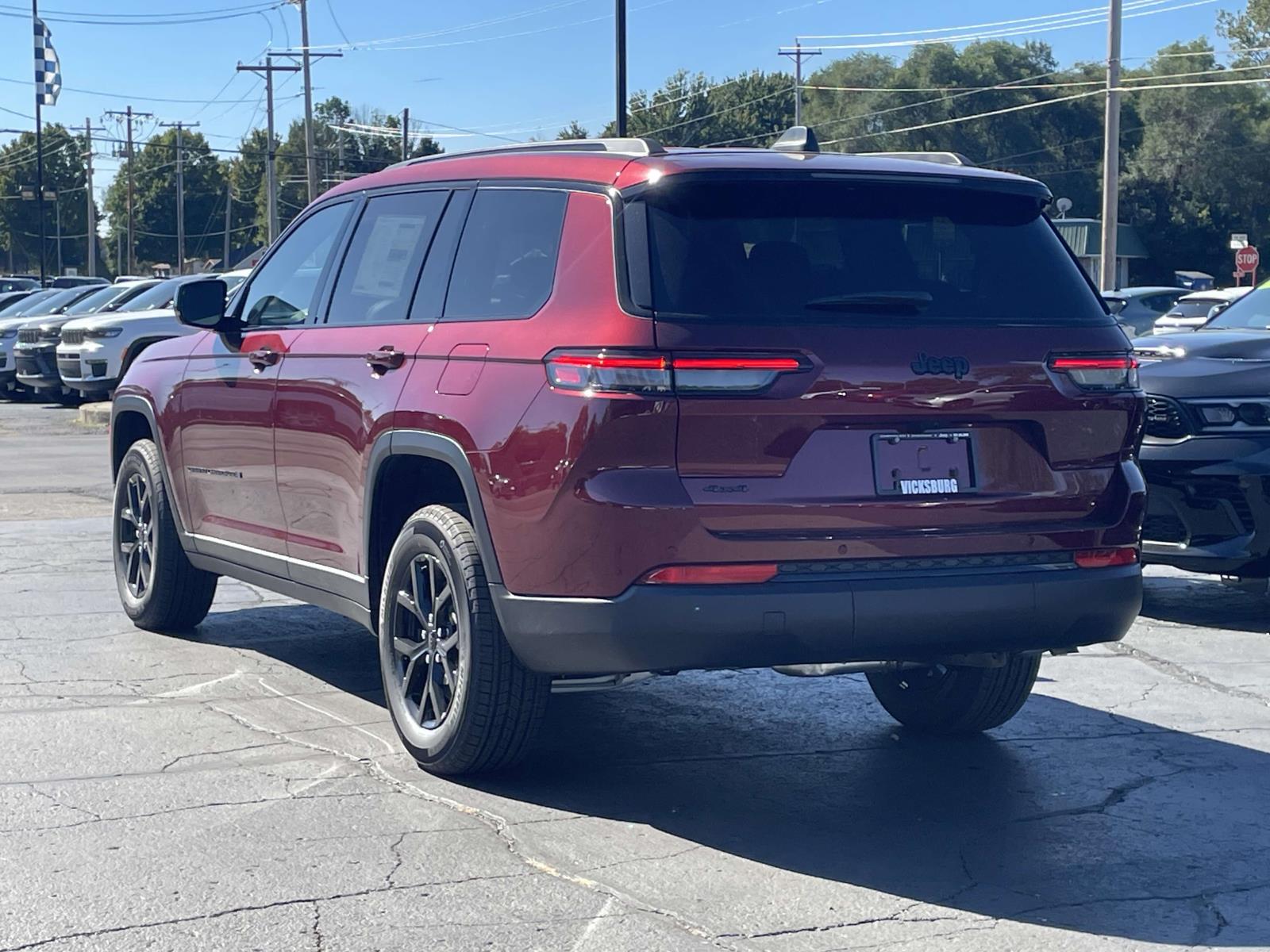 2025 Jeep Grand Cherokee L Laredo 2