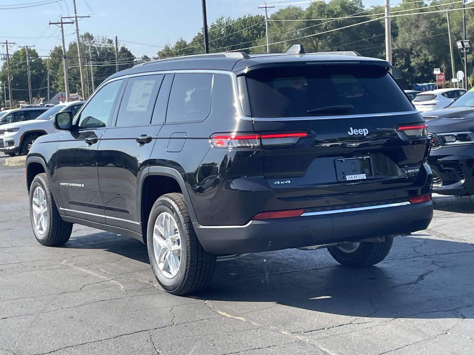 2025 Jeep Grand Cherokee L Laredo 2