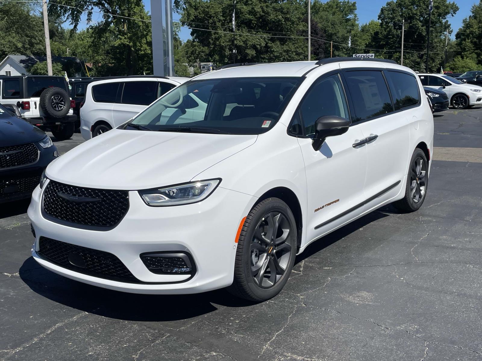 2024 Chrysler Pacifica Touring L 19