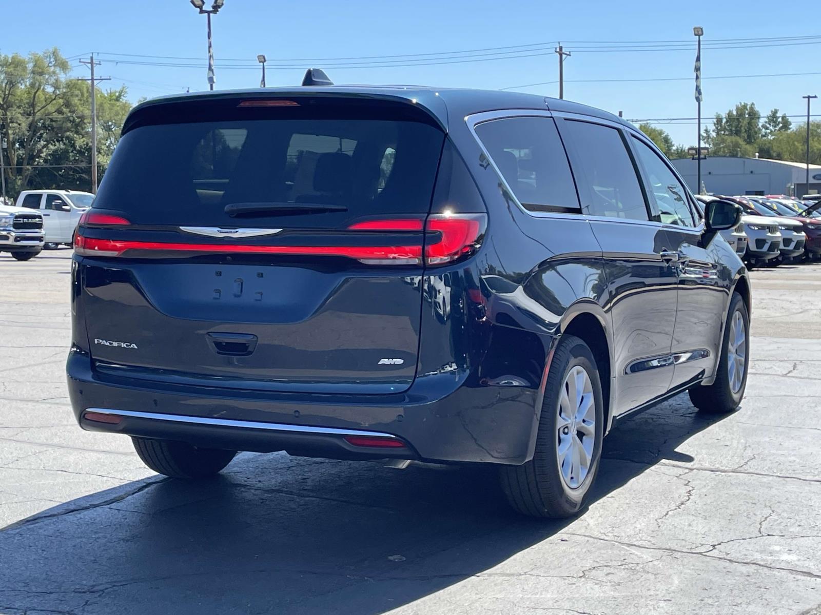 2024 Chrysler Pacifica Touring L 27