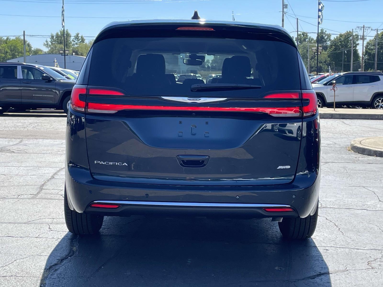 2024 Chrysler Pacifica Touring L 28