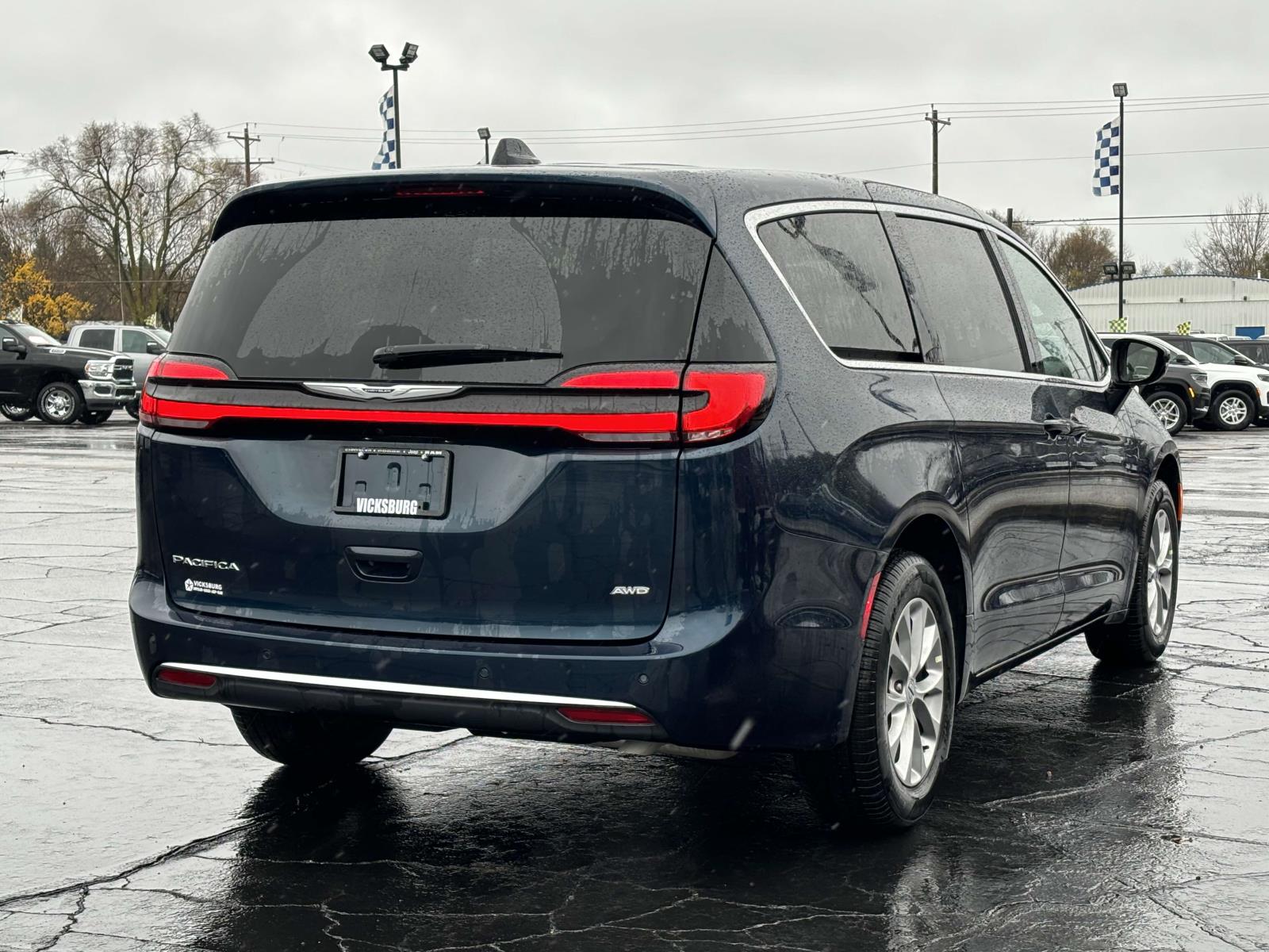 2025 Chrysler Pacifica Select 30