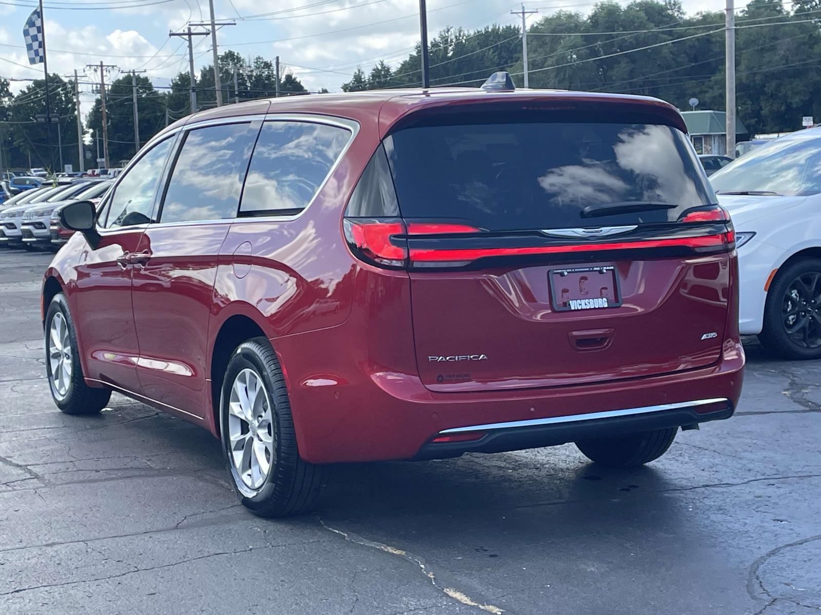 2024 Chrysler Pacifica Touring L 2