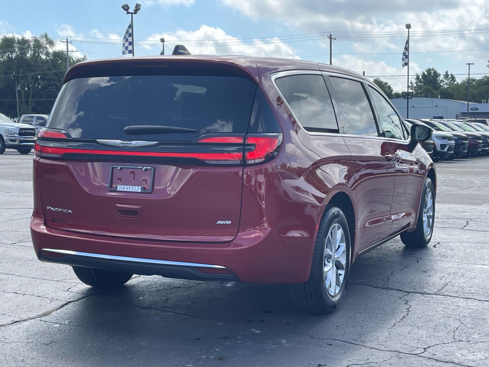 2024 Chrysler Pacifica Touring L 27