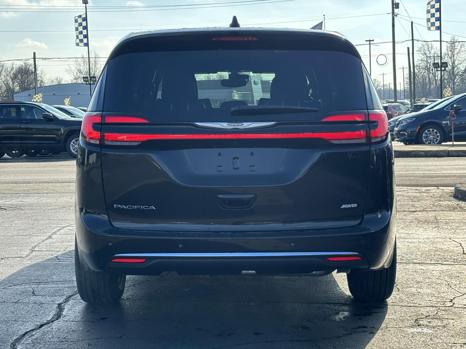 2025 Chrysler Pacifica Select 30