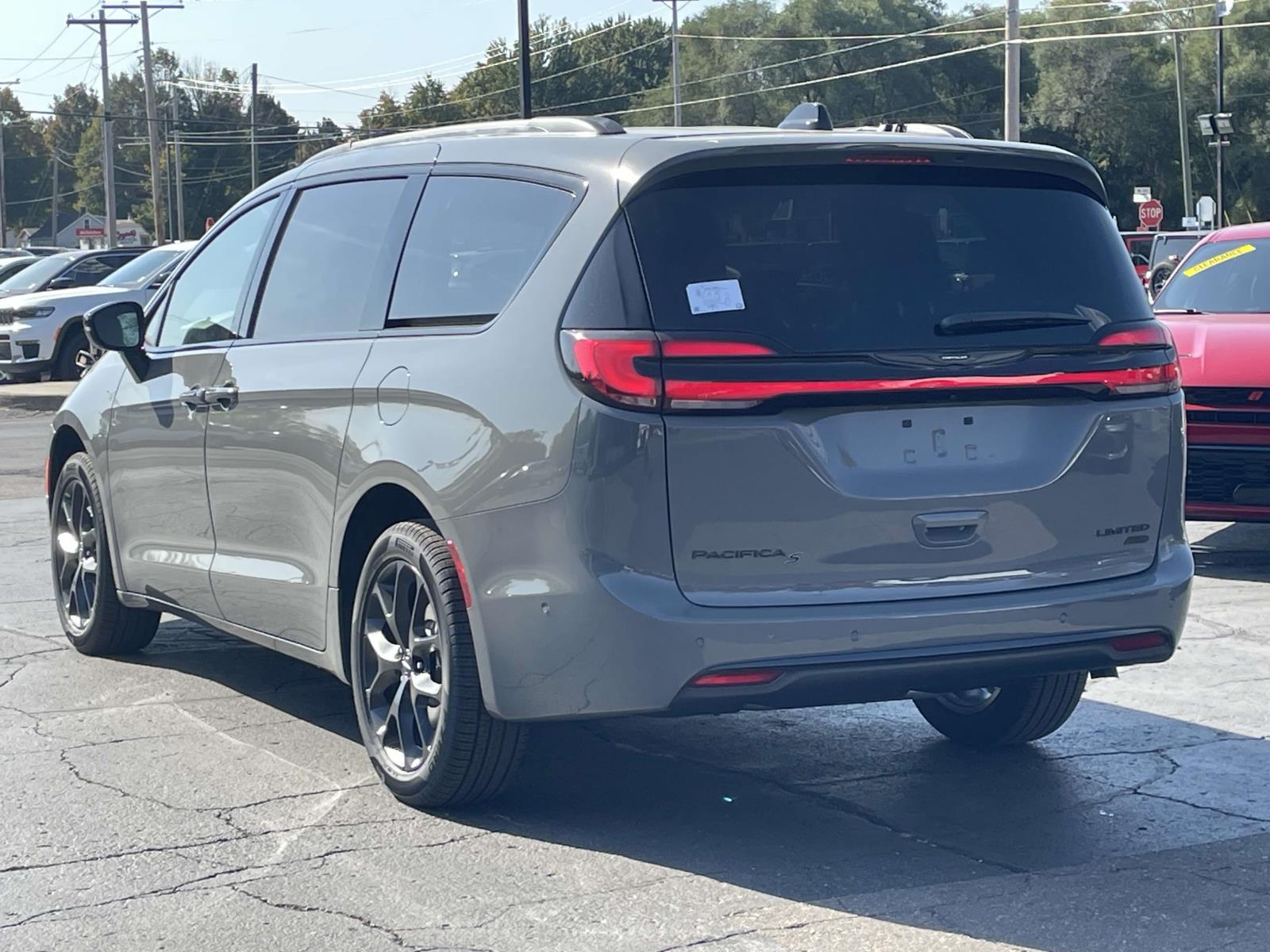 2025 Chrysler Pacifica Limited 2