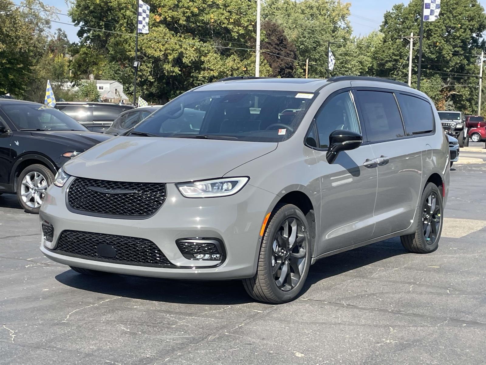 2025 Chrysler Pacifica Limited 26