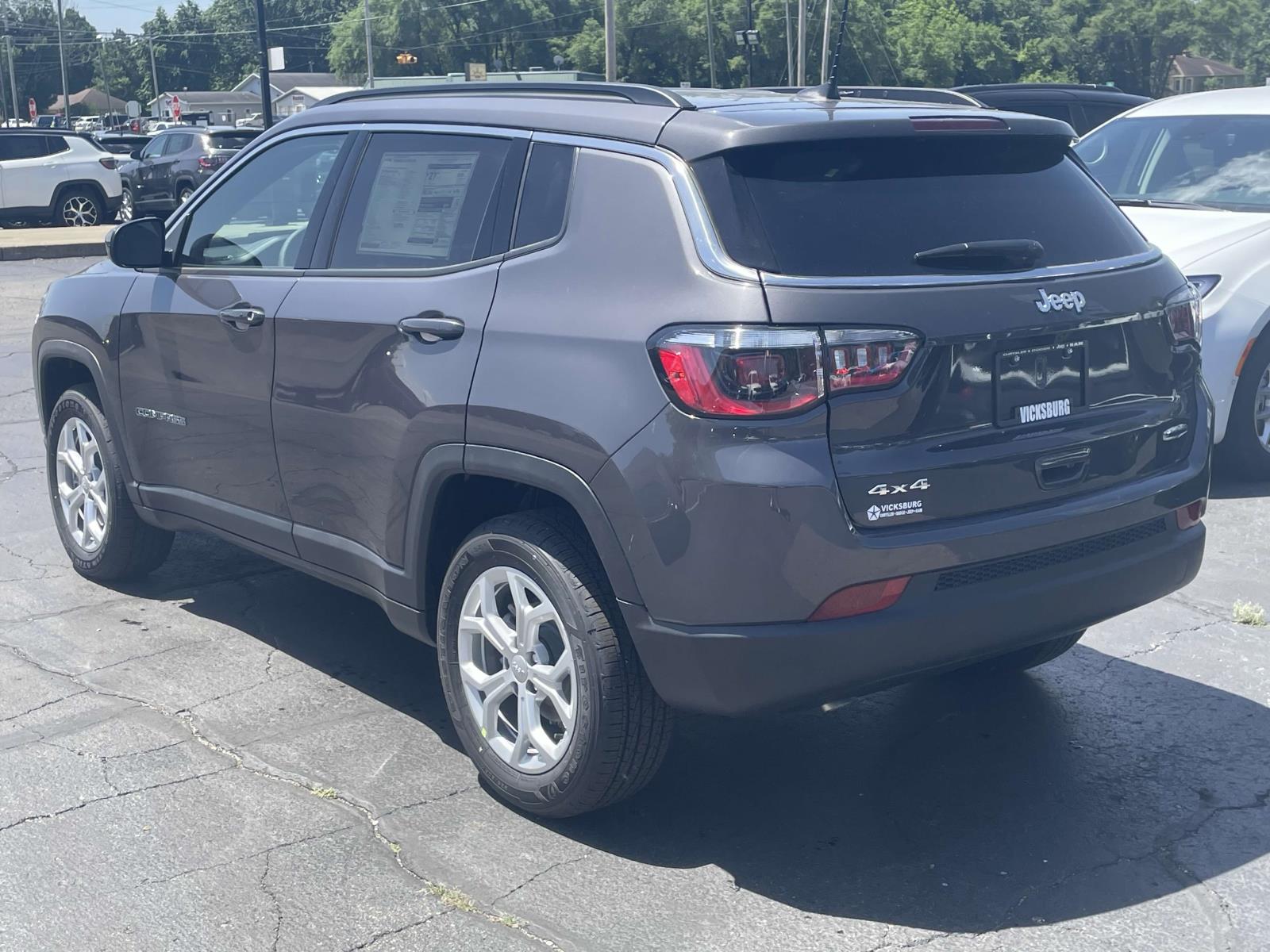 2024 Jeep Compass Latitude 2